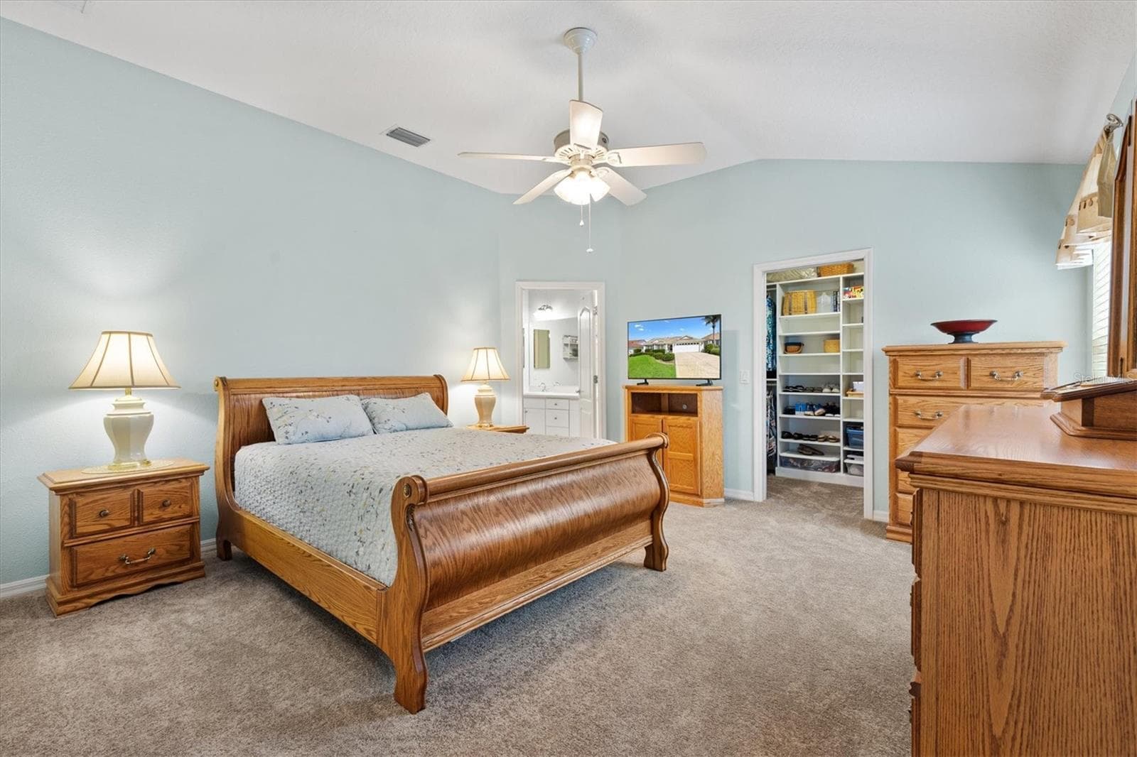 Primary suite with new carpet Aug 2026 - 2494 FLINTSHIRE AVE, THE VILLAGES