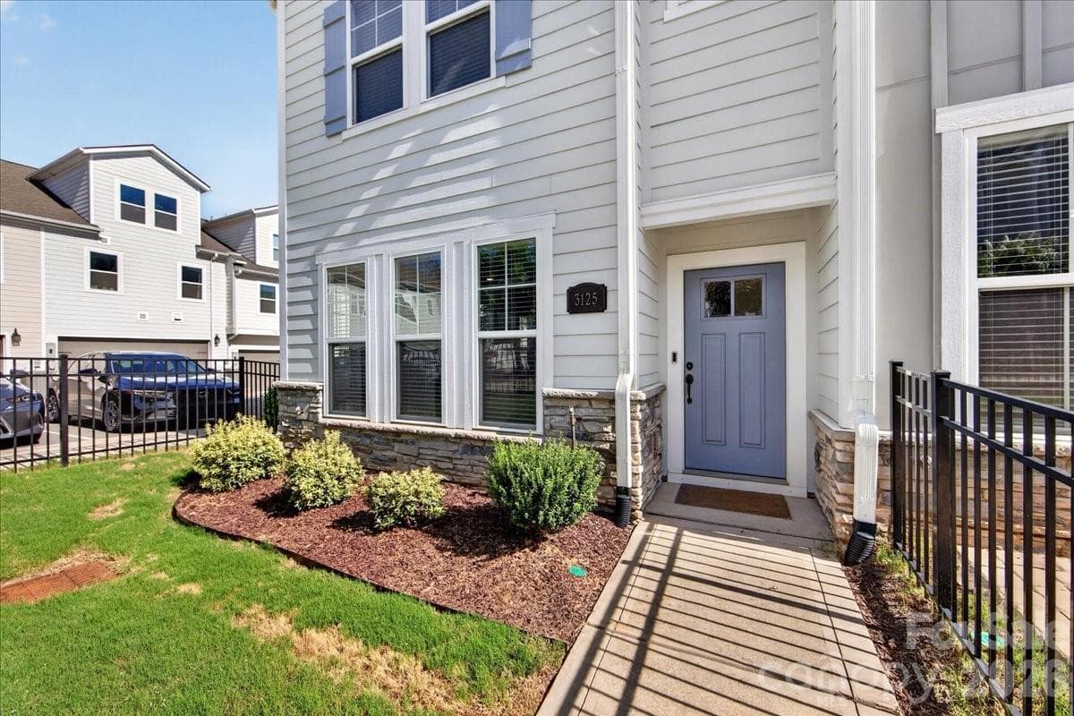 Townhouse at 3125 Ada Mill Alley, Charlotte, photo 2 of 45
