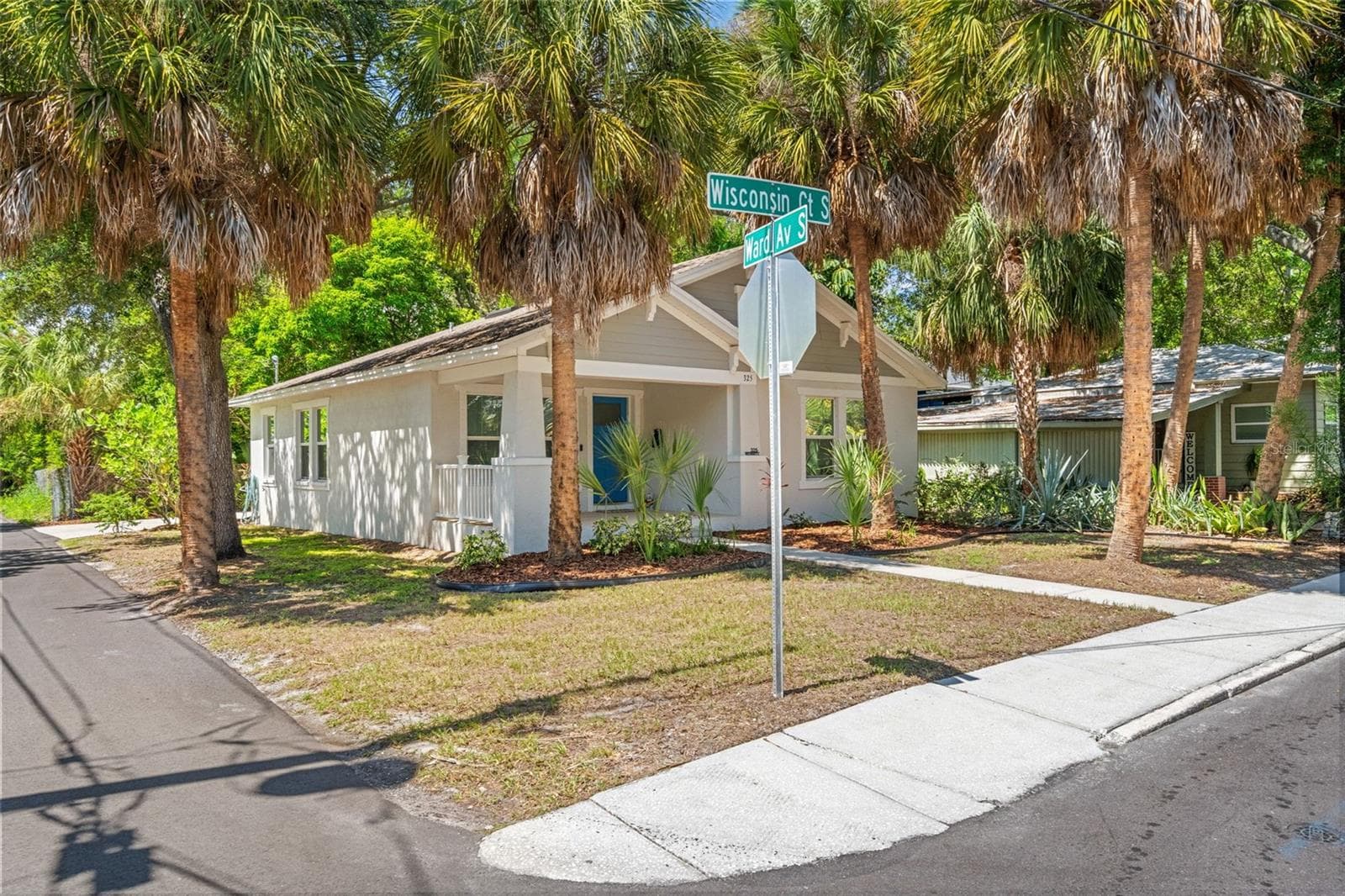 Single Family Residence at 325 WISCONSIN CT S, ST PETERSBURG, photo 3 of 32