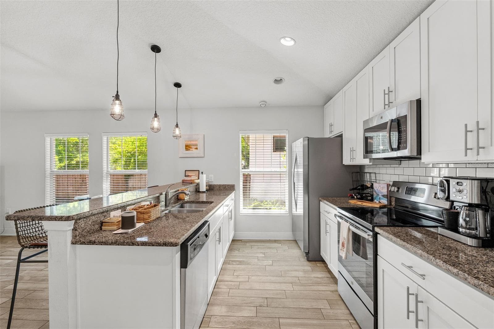 Single Family Residence at 325 WISCONSIN CT S, ST PETERSBURG, photo 12 of 32
