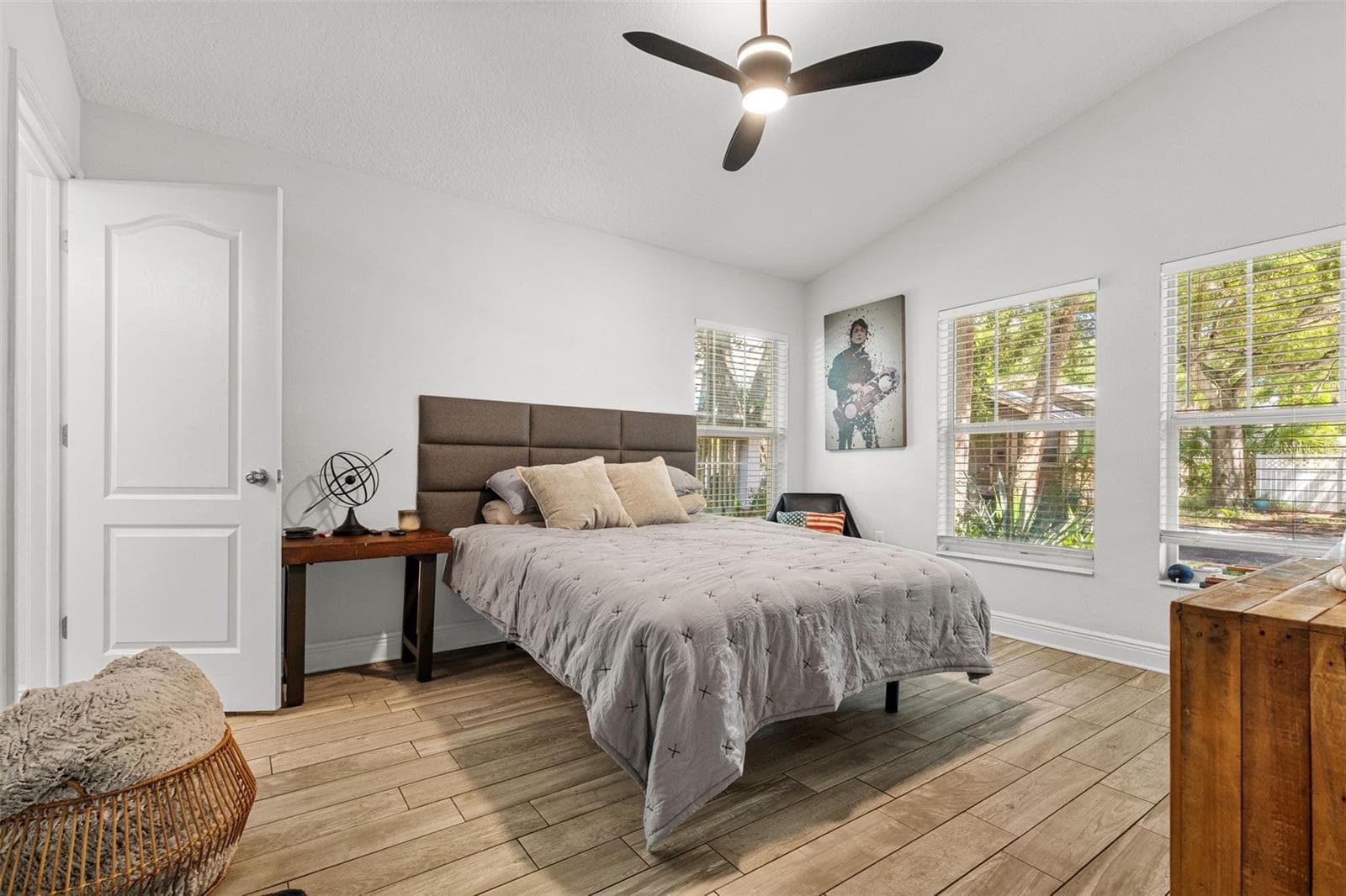 Single Family Residence at 325 WISCONSIN CT S, ST PETERSBURG, photo 14 of 32