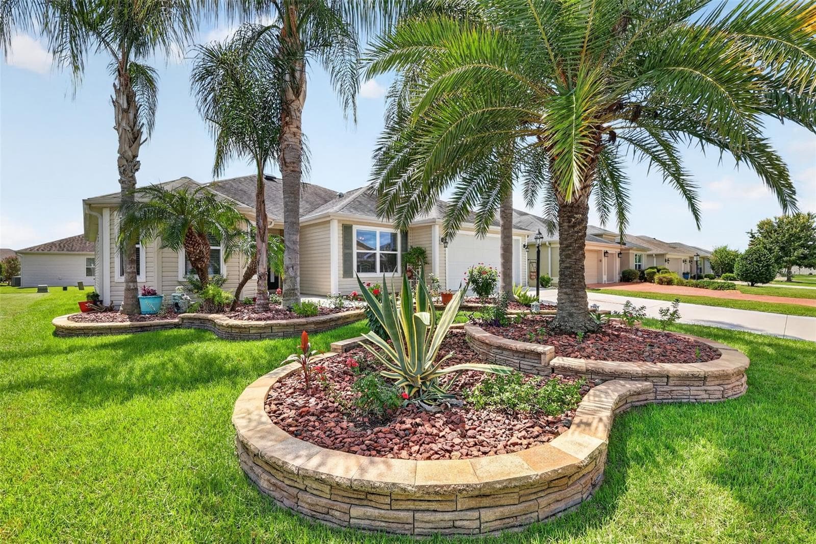 Single Family Residence at 476 ISLAND HOUSE PATH, THE VILLAGES, photo 2 of 36