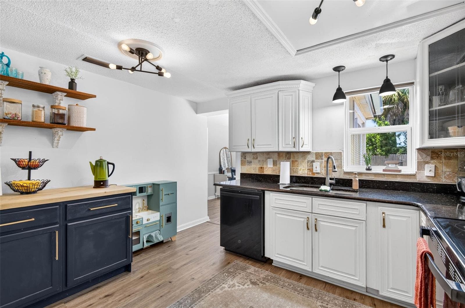 Single Family Residence at 7235 ASTOR DR, NEW PORT RICHEY, photo 10 of 33