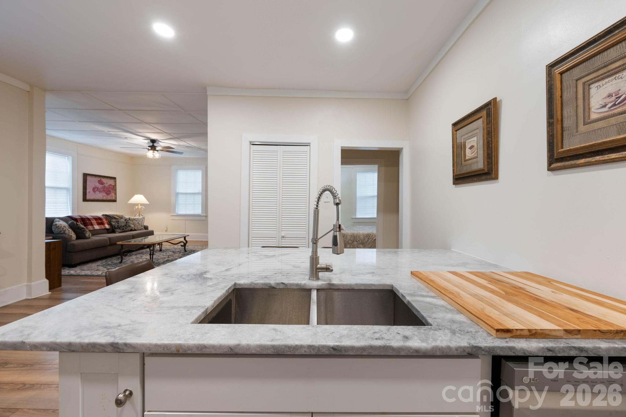 Single Family Residence at 1208 Phillips Court, Gastonia, photo 3 of 31