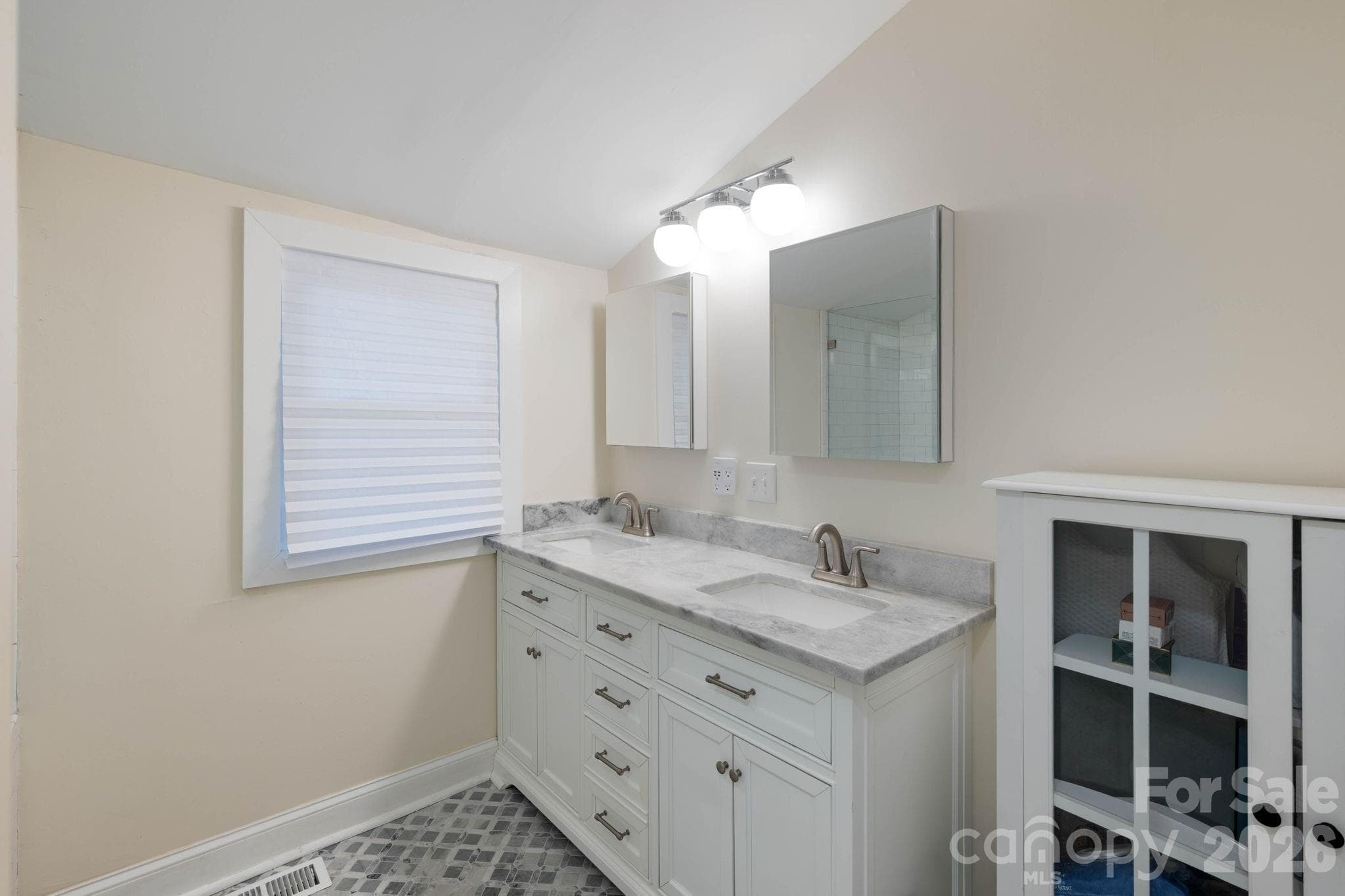 Single Family Residence at 1208 Phillips Court, Gastonia, photo 19 of 31