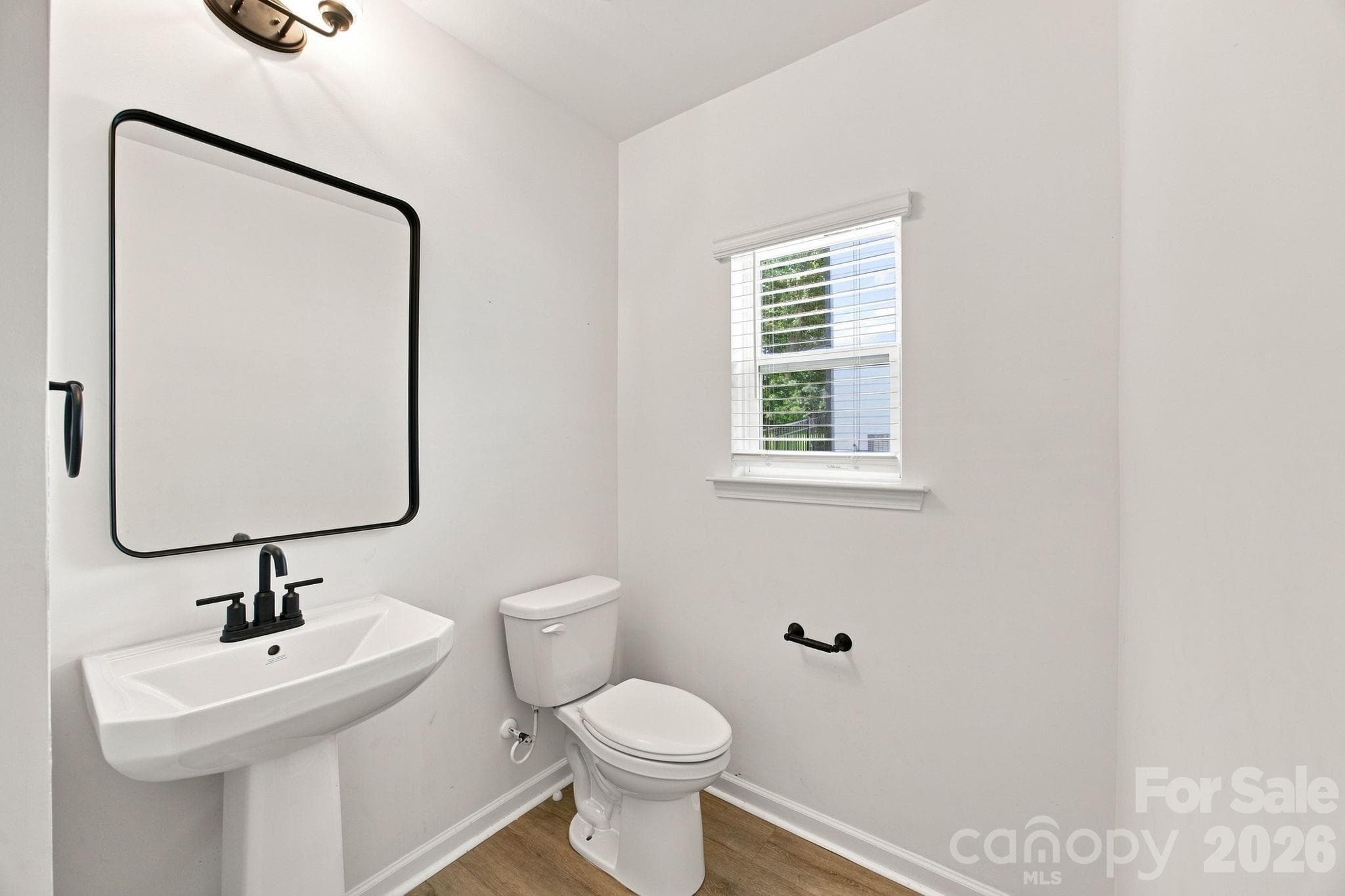 Single Family Residence at 1812 Purser Drive, Charlotte, photo 9 of 38