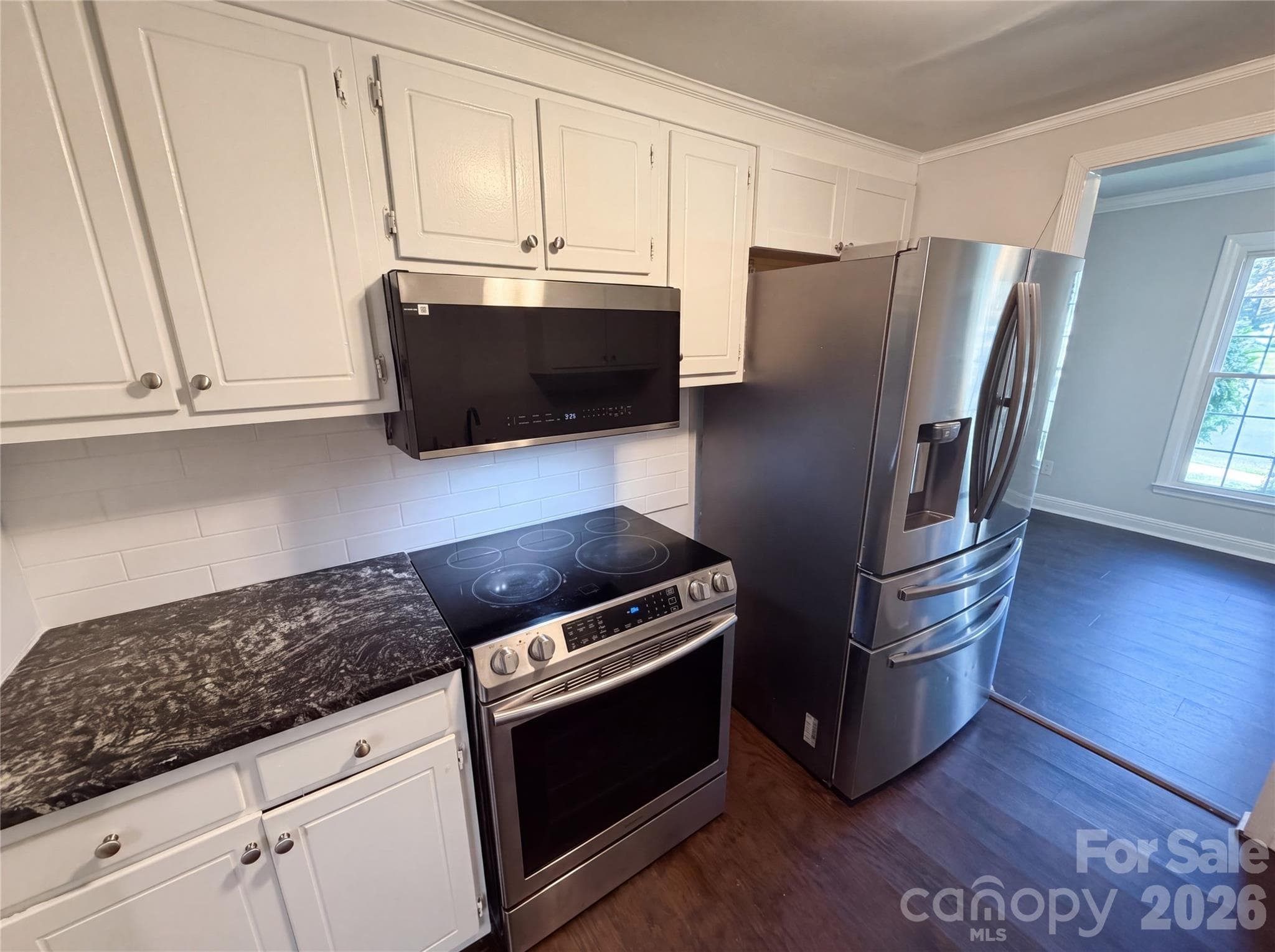 Townhouse at 8042 Regent Park Lane, Charlotte, photo 9 of 27