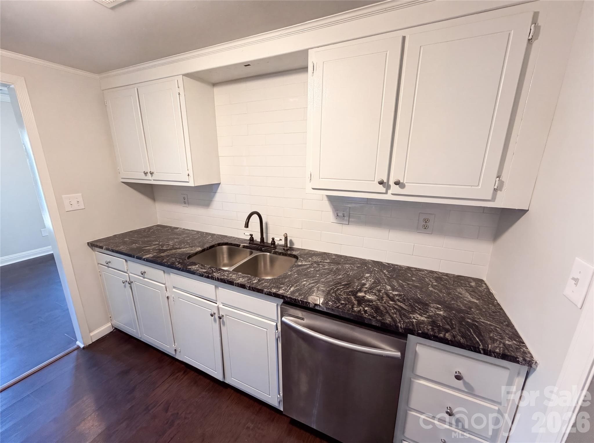 Townhouse at 8042 Regent Park Lane, Charlotte, photo 10 of 27