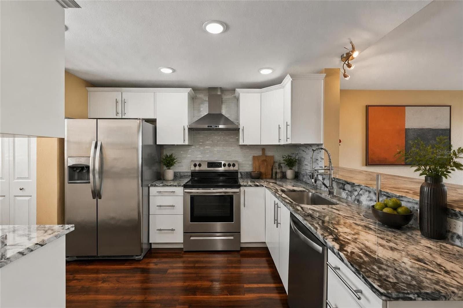 virtually staged - 900 COVE CAY DR #2B, CLEARWATER