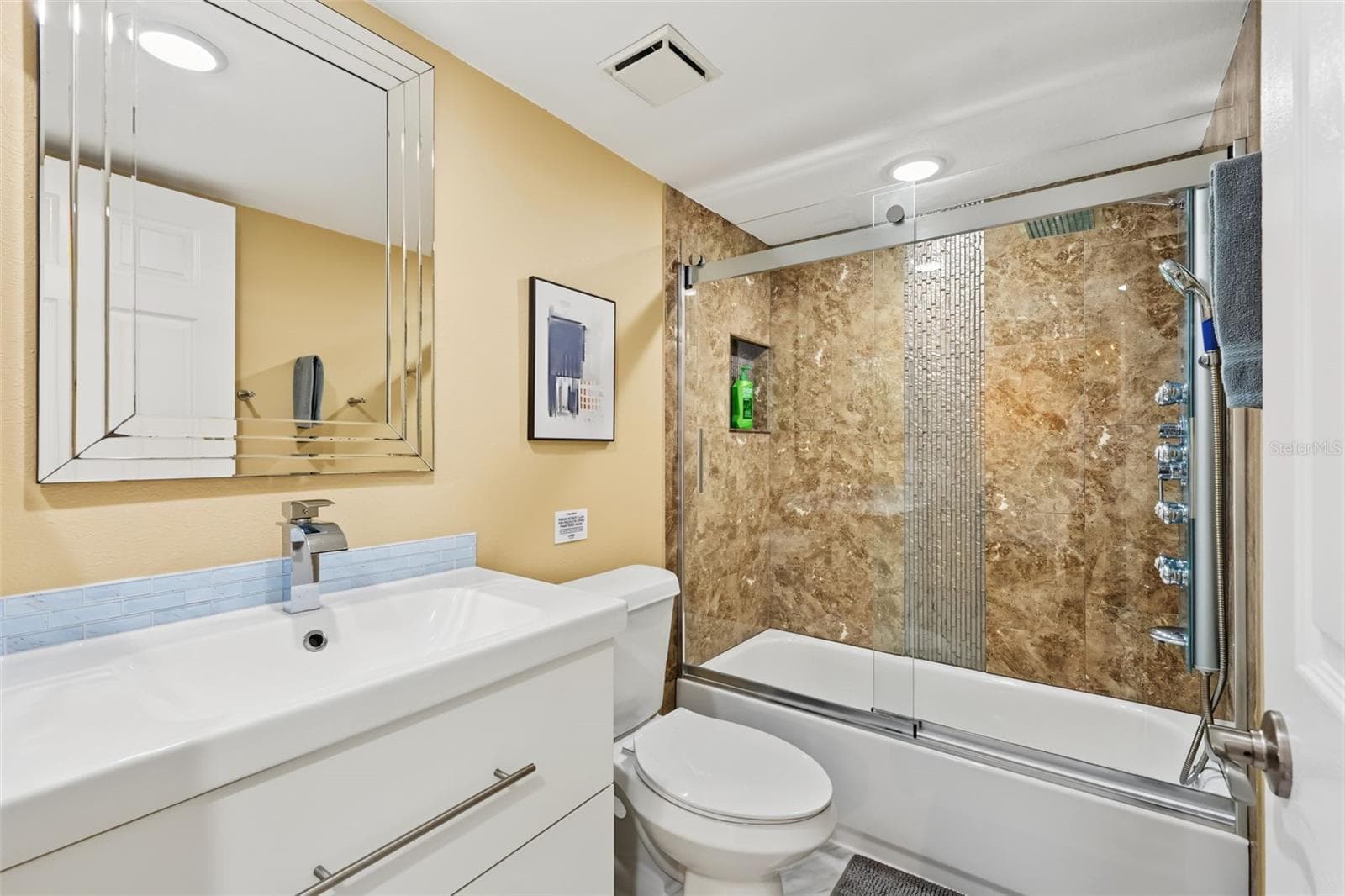 Condominium at 900 COVE CAY DR #2B, CLEARWATER, photo 33 of 59