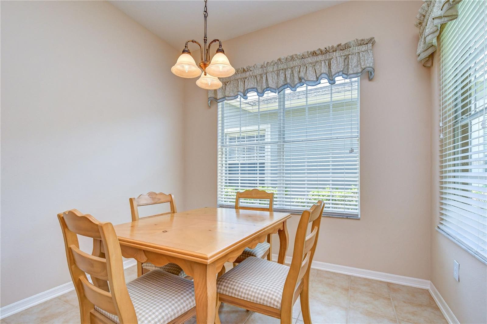 Villa at 1127 WRIGHTSWYNDE CT, WESLEY CHAPEL, photo 12 of 25
