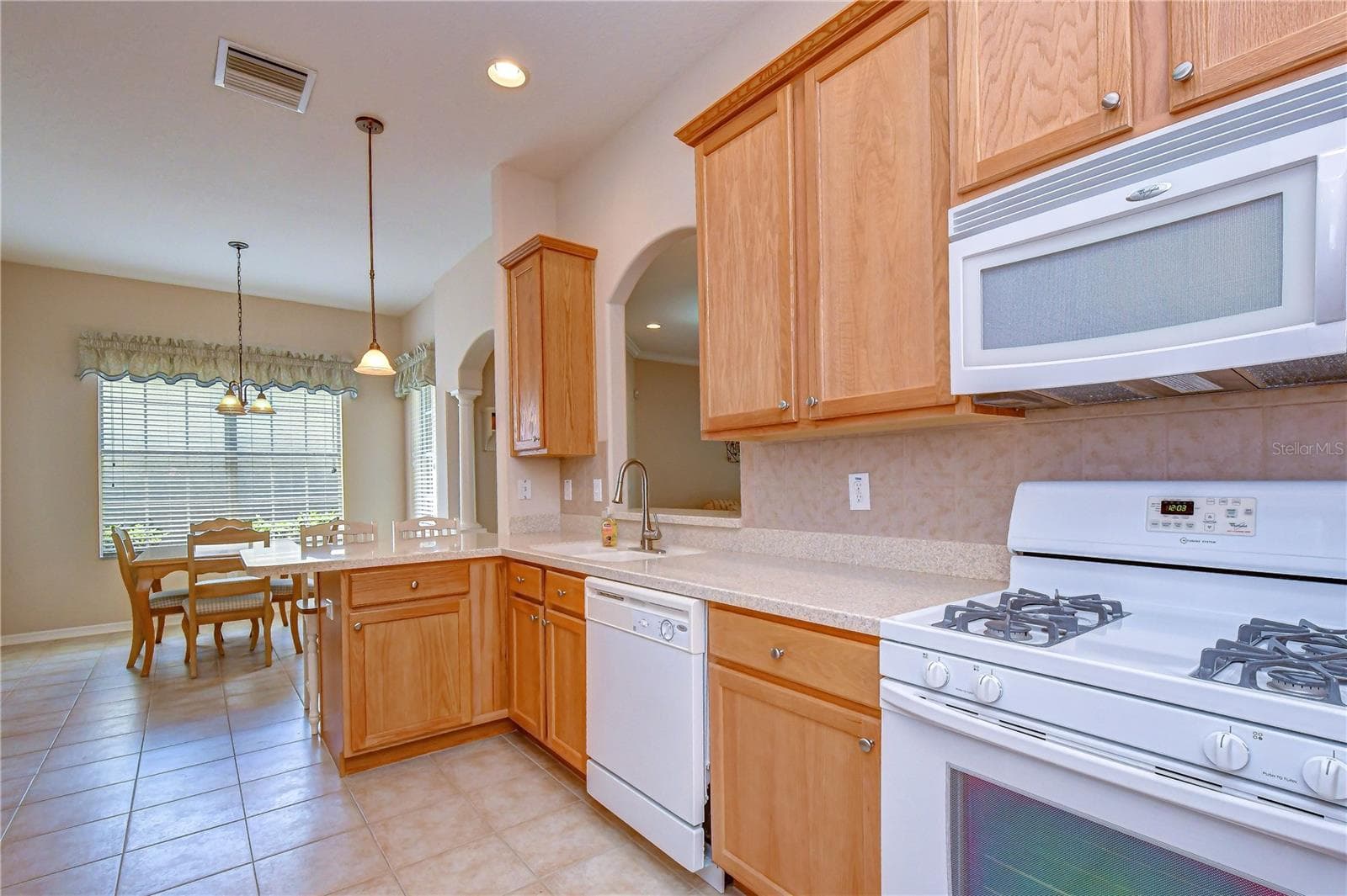 Villa at 1127 WRIGHTSWYNDE CT, WESLEY CHAPEL, photo 15 of 25