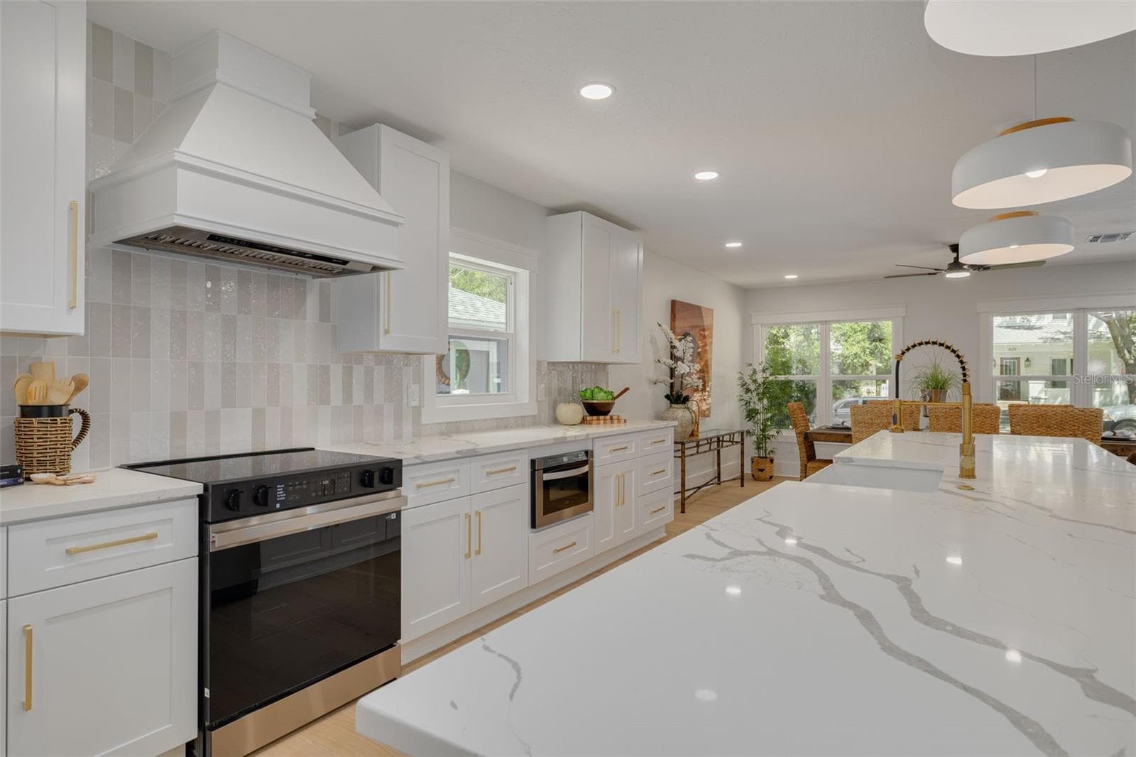 Single Family Residence at 1426 15TH ST N, ST PETERSBURG, photo 10 of 33