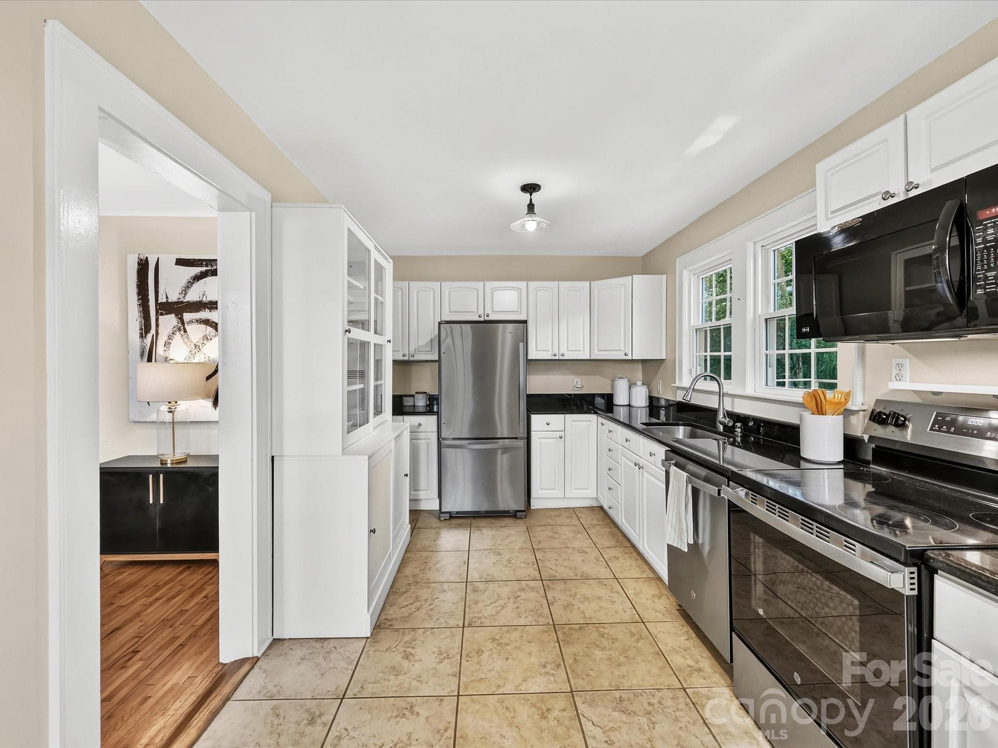 Single Family Residence at 1824 Chestnut Avenue, Charlotte, photo 10 of 38