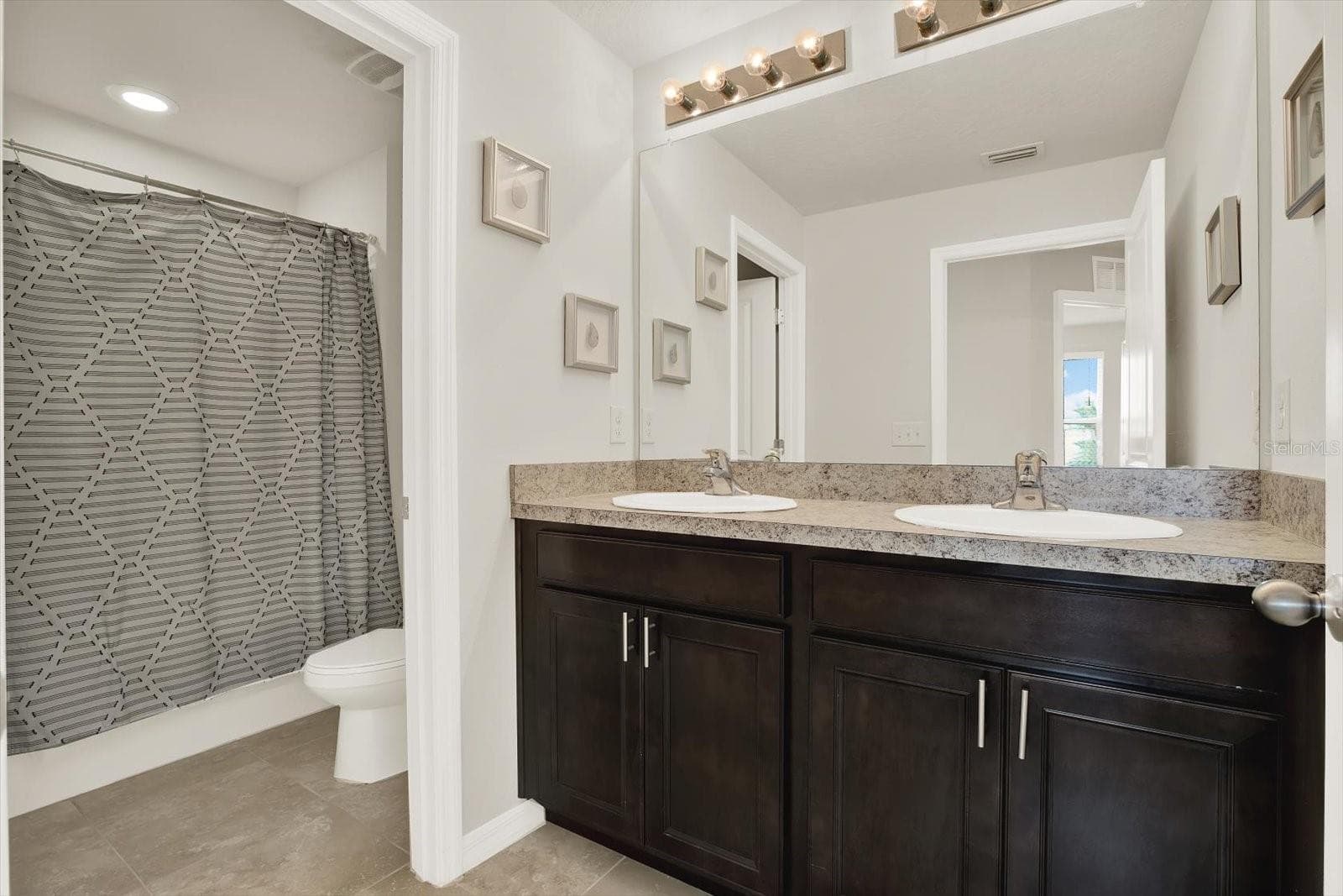 2nd Floor Bathroom - 6723 DEVESTA LOOP, PALMETTO