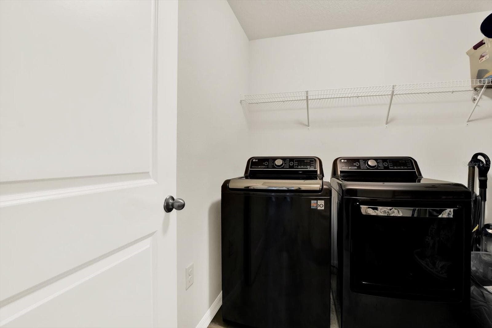 2nd Floor Laundry - 6723 DEVESTA LOOP, PALMETTO
