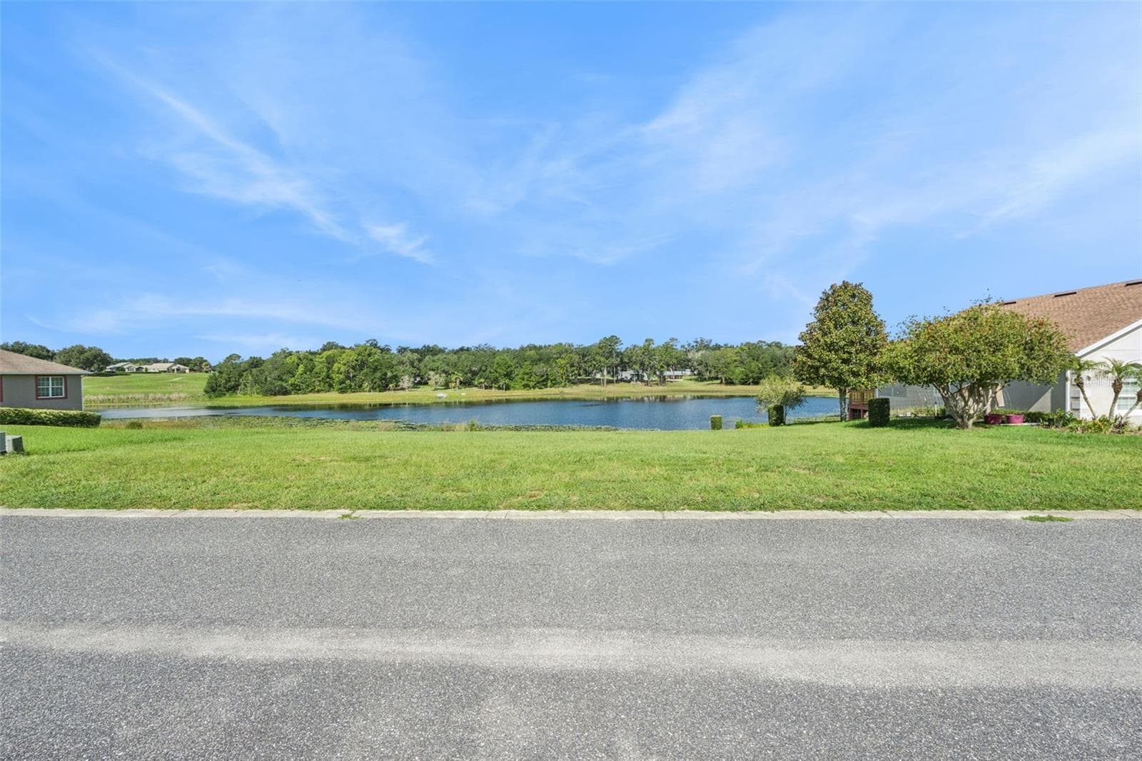 77 FAIRWAY CIR #101