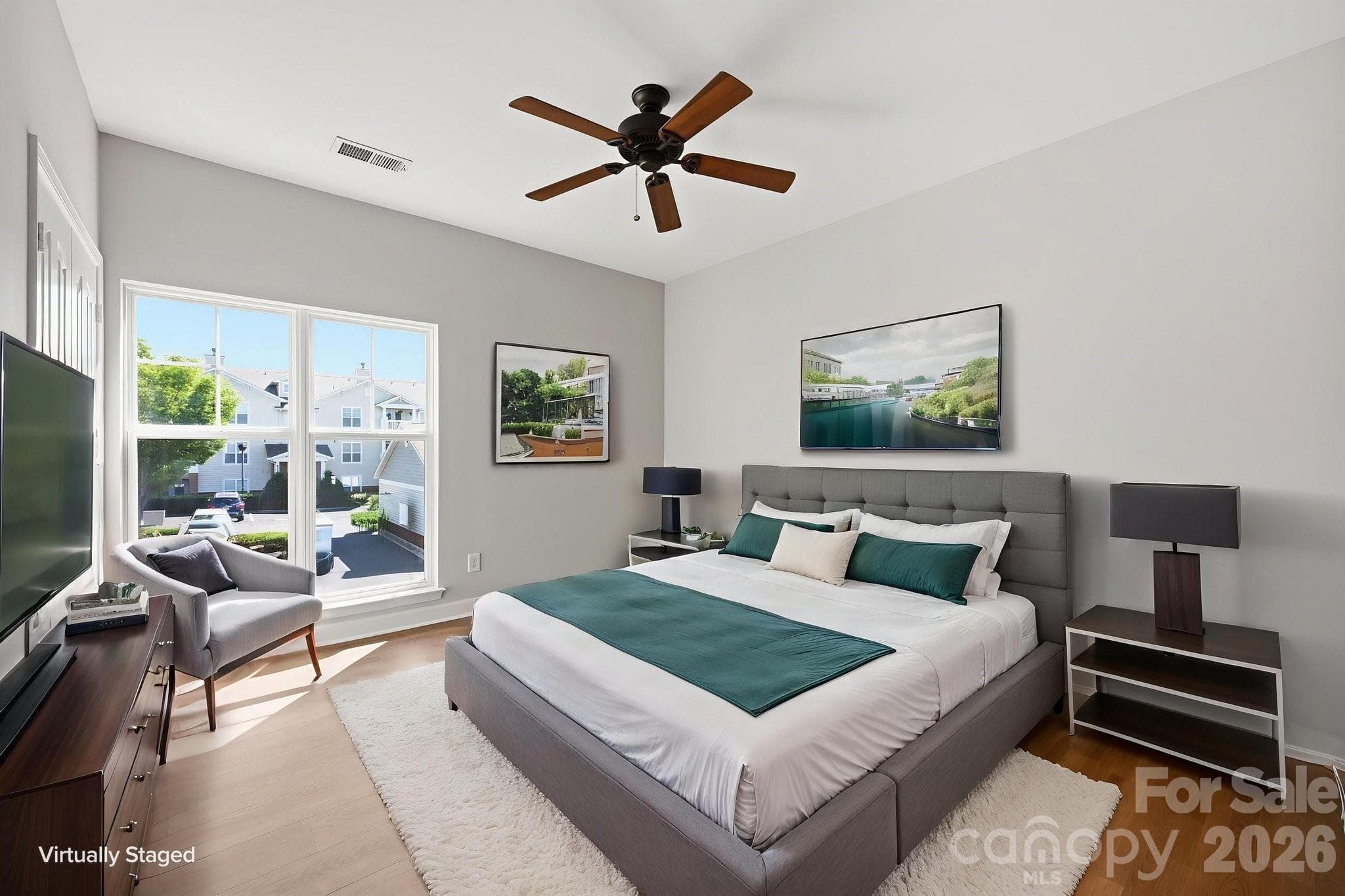 Large Secondary bedroom with double door closet - 16648 E Amberside Road, Cornelius