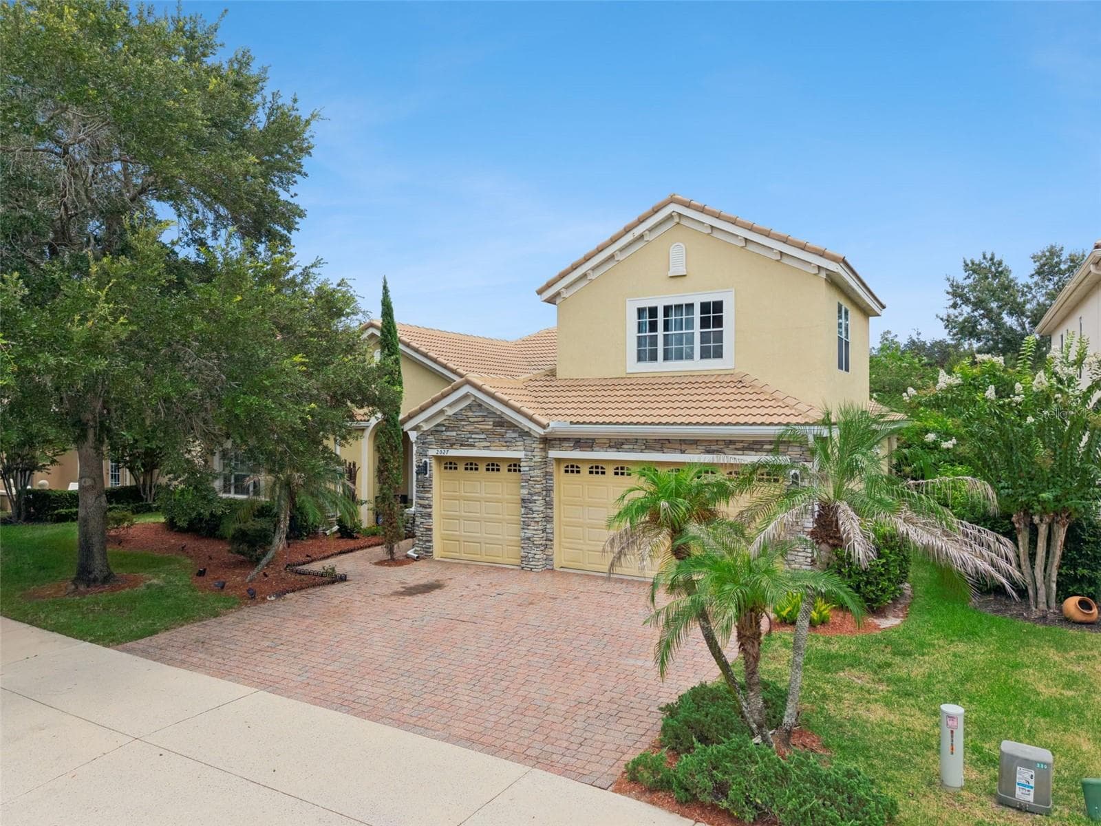 2027 RICKOVER PL