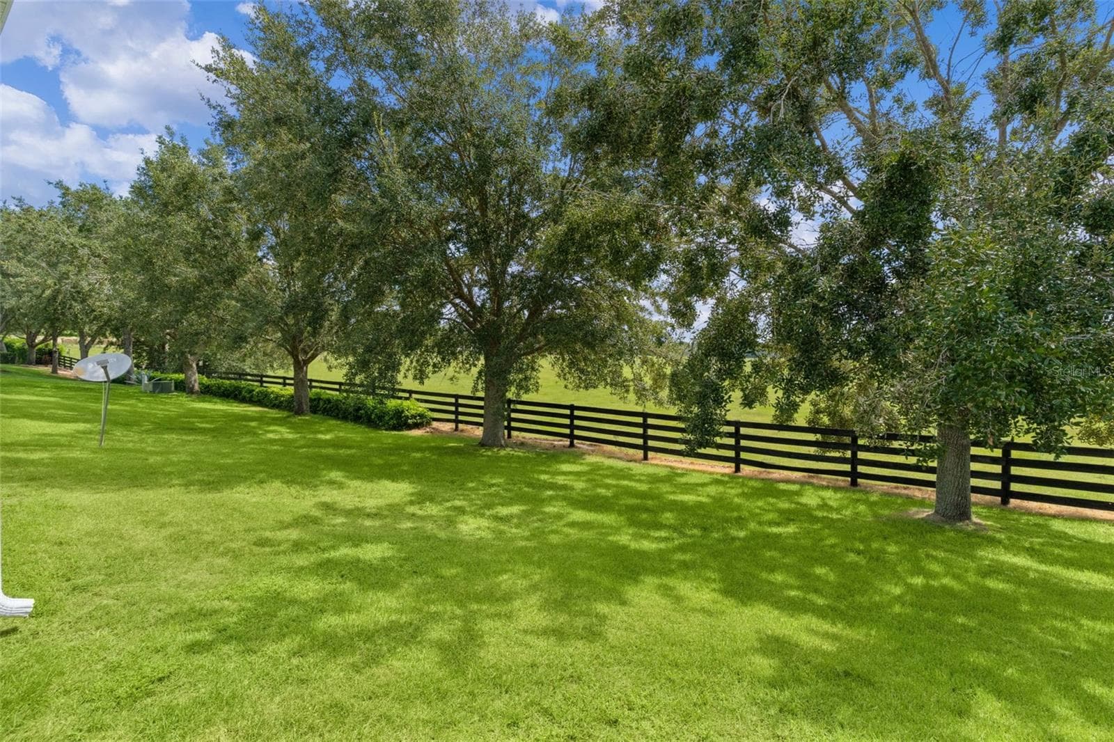 Single Family Residence at 371 ARBELLA LOOP, THE VILLAGES, photo 8 of 34