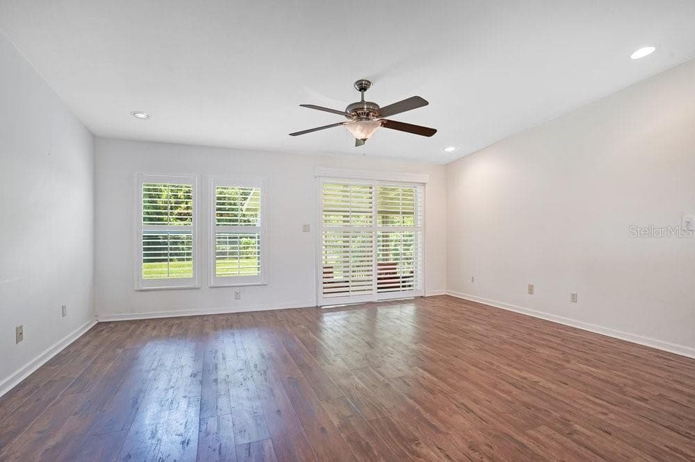 Manufactured Home at 585 OUTER DR, COCOA, photo 13 of 42