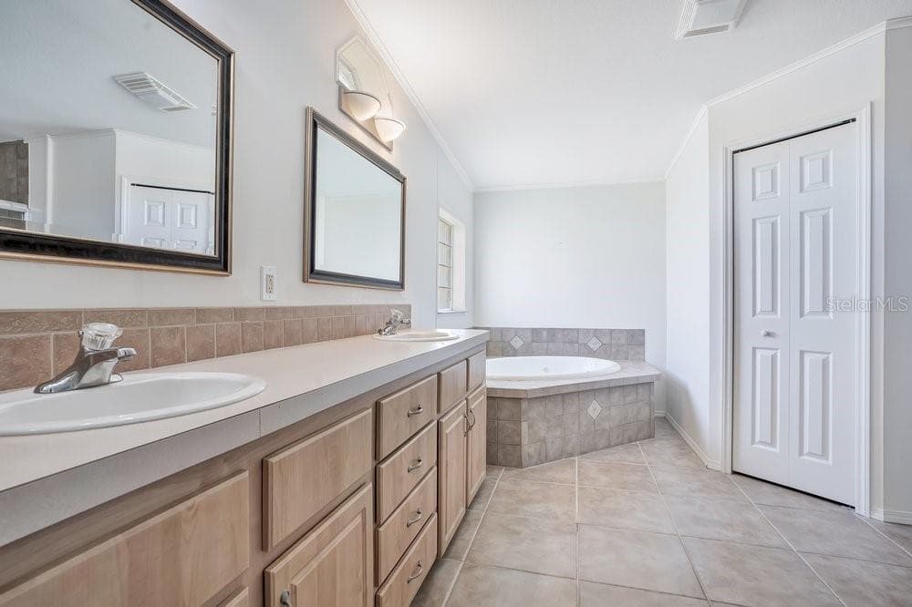 Manufactured Home at 585 OUTER DR, COCOA, photo 16 of 42
