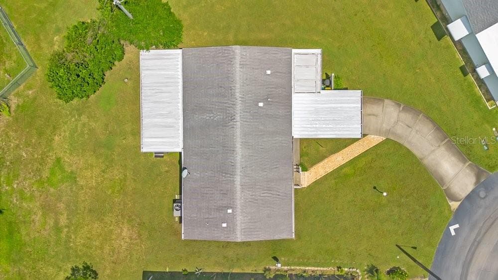 Manufactured Home at 585 OUTER DR, COCOA, photo 34 of 42