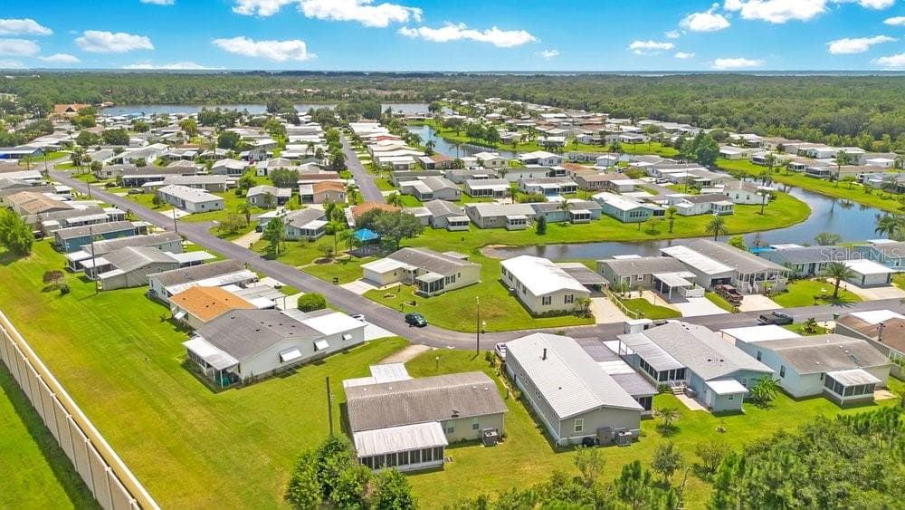 Manufactured Home at 585 OUTER DR, COCOA, photo 35 of 42