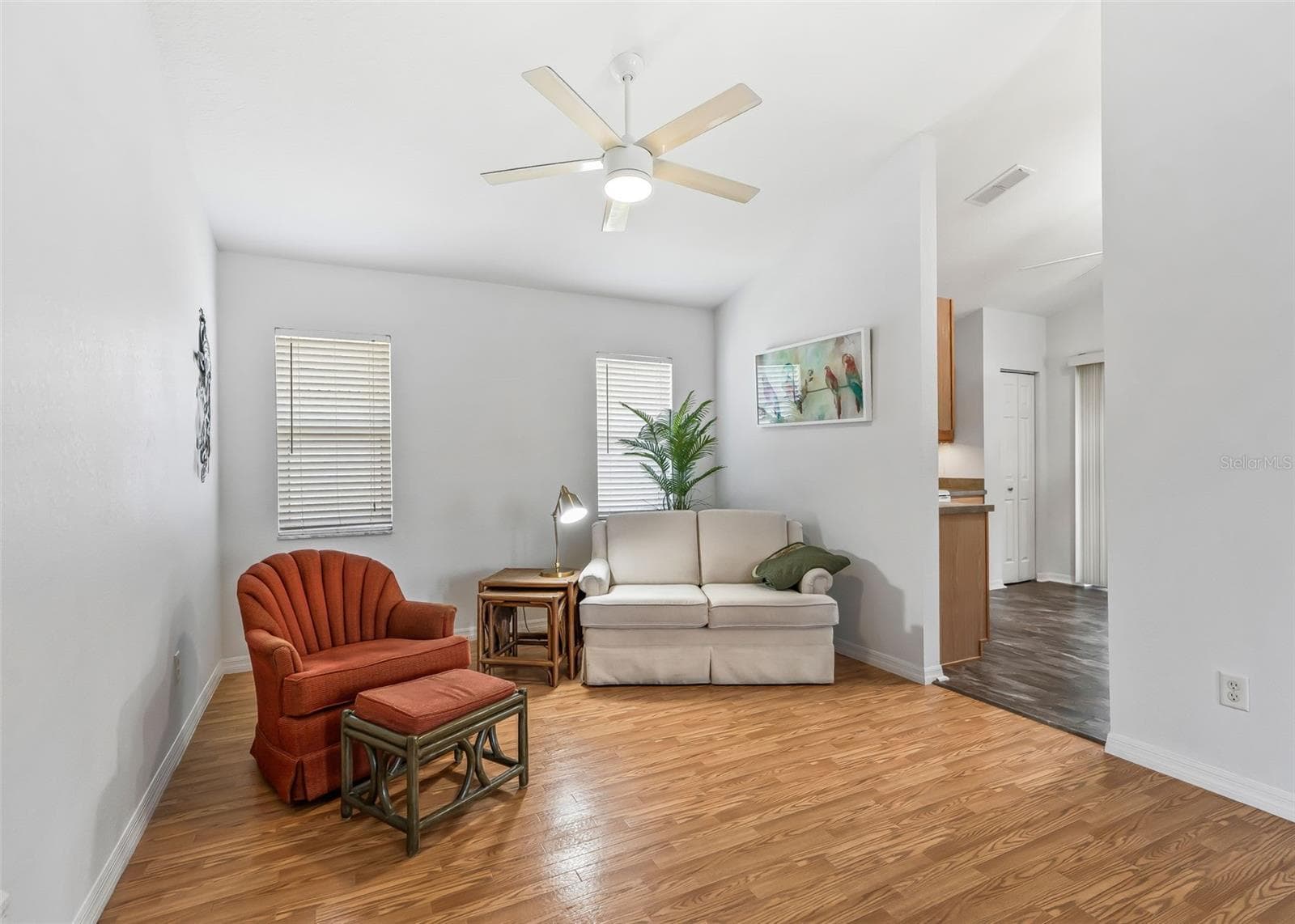 Living area w/Laminate flooring - 11137 SE 174TH LOOP, SUMMERFIELD