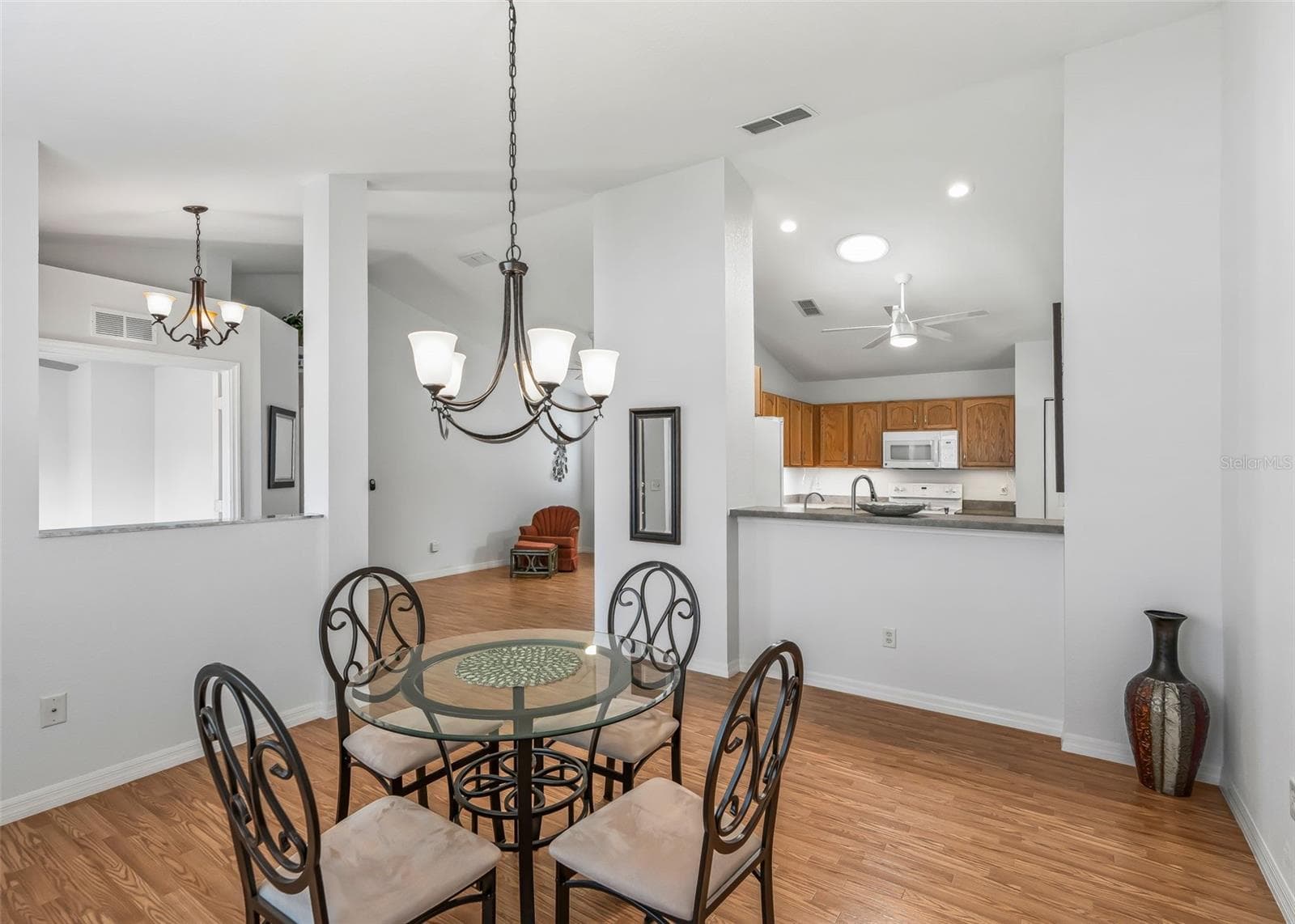 Dining area w/Laminate floor - 11137 SE 174TH LOOP, SUMMERFIELD