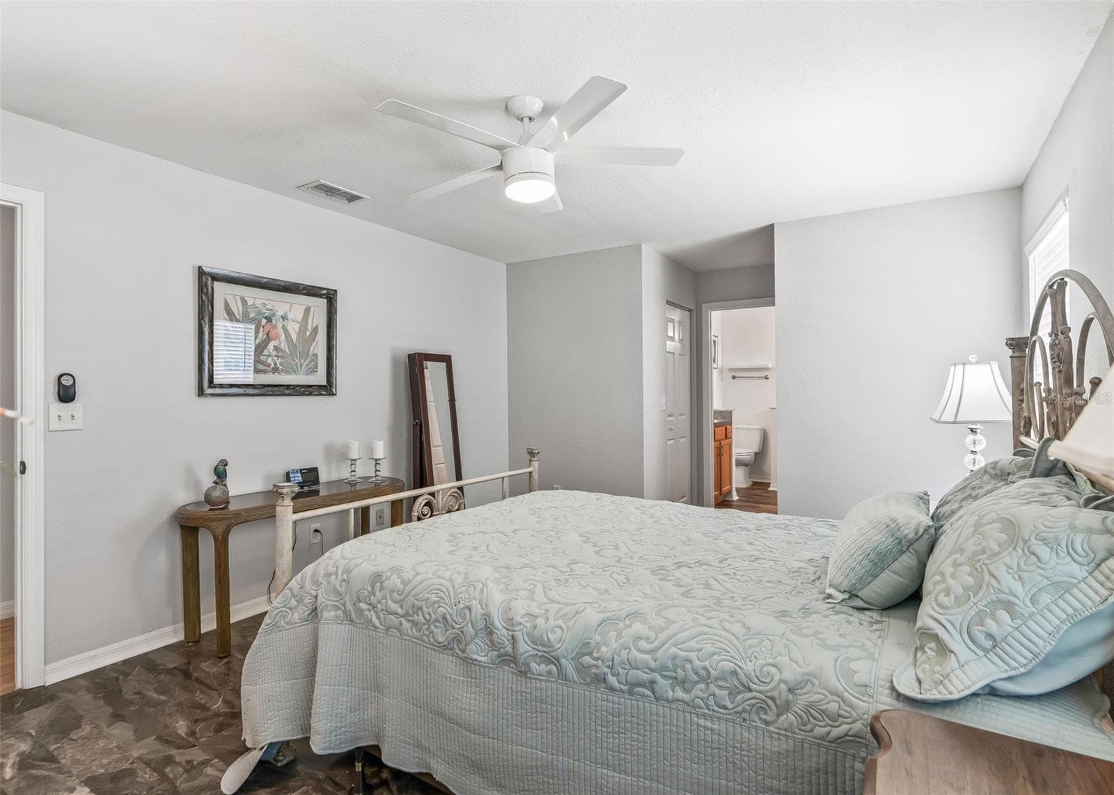 Primary suite w/En Suite bathroom - 11137 SE 174TH LOOP, SUMMERFIELD