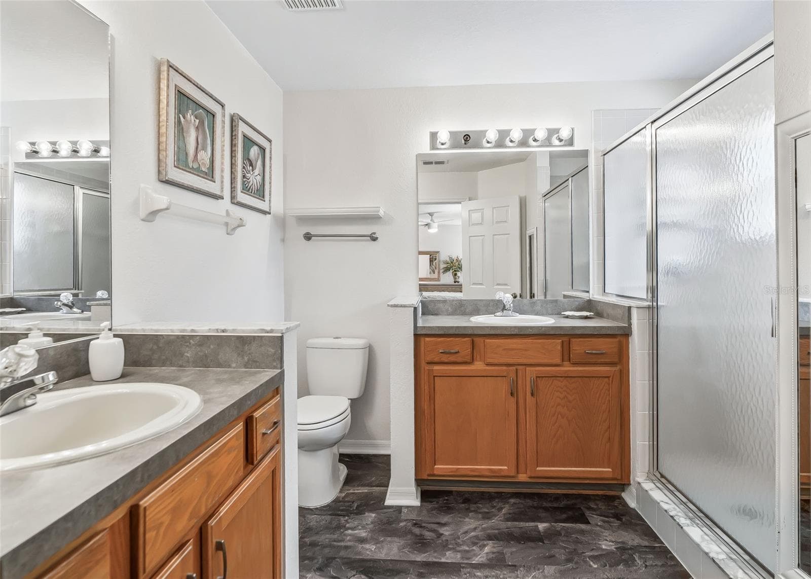 En Suite w/2 Vanities - 11137 SE 174TH LOOP, SUMMERFIELD