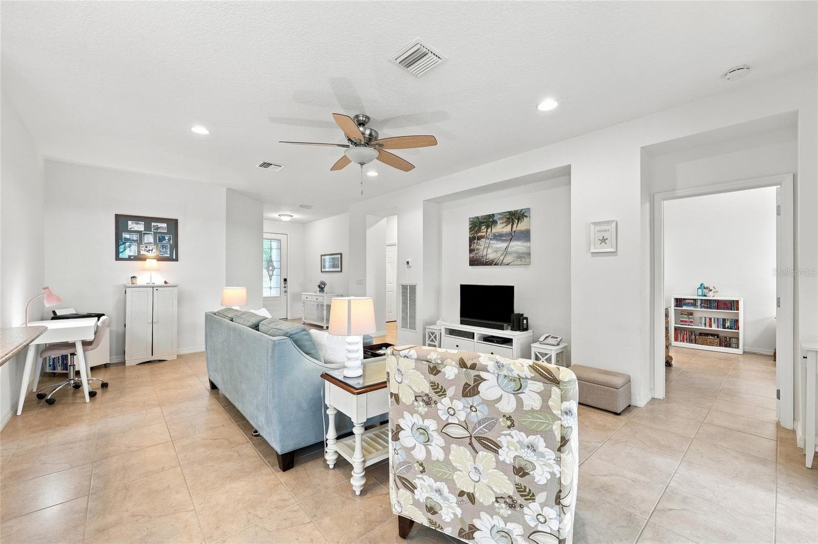 Single Family Residence at 381 SILVER MAPLE RD, GROVELAND, photo 9 of 46