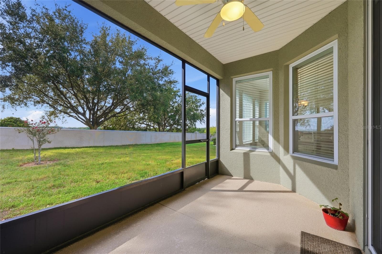 Screened Back Porch - 381 SILVER MAPLE RD, GROVELAND