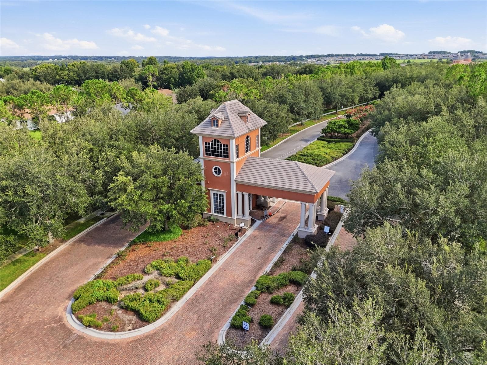 Single Family Residence at 381 SILVER MAPLE RD, GROVELAND, photo 31 of 46