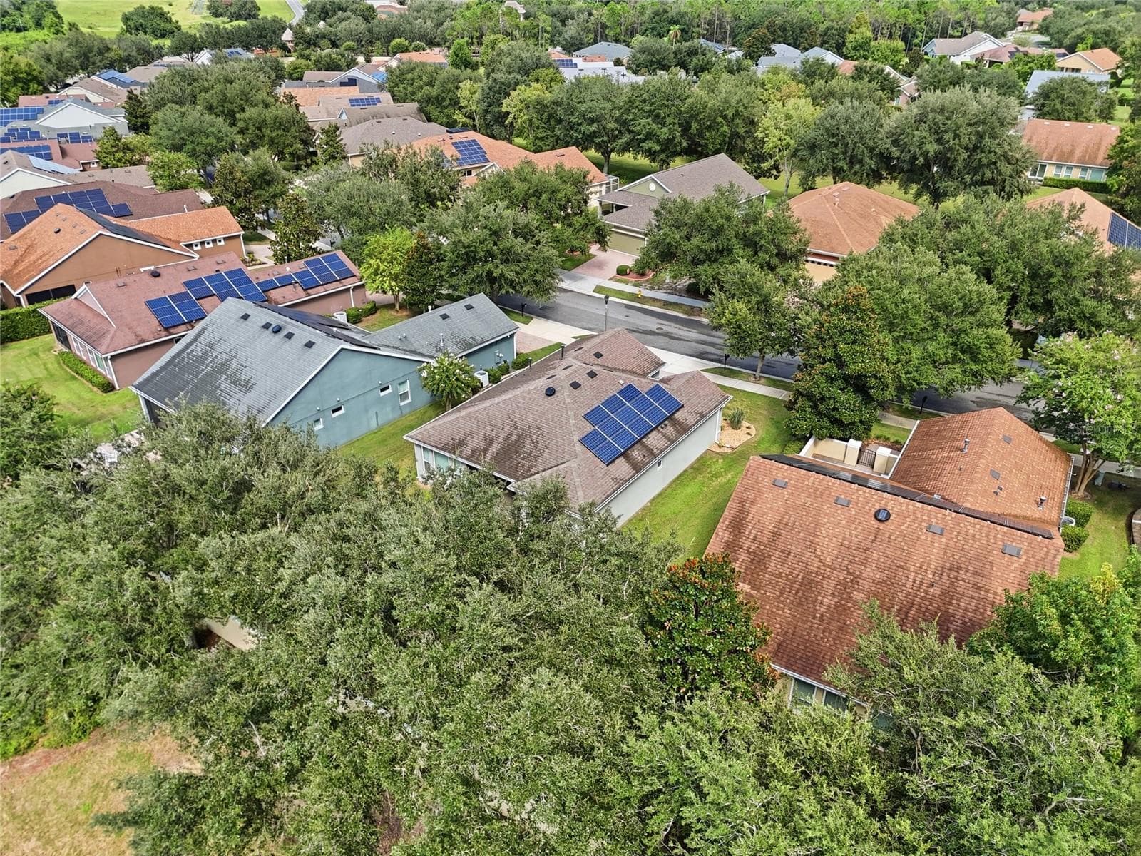 Single Family Residence at 381 SILVER MAPLE RD, GROVELAND, photo 41 of 46