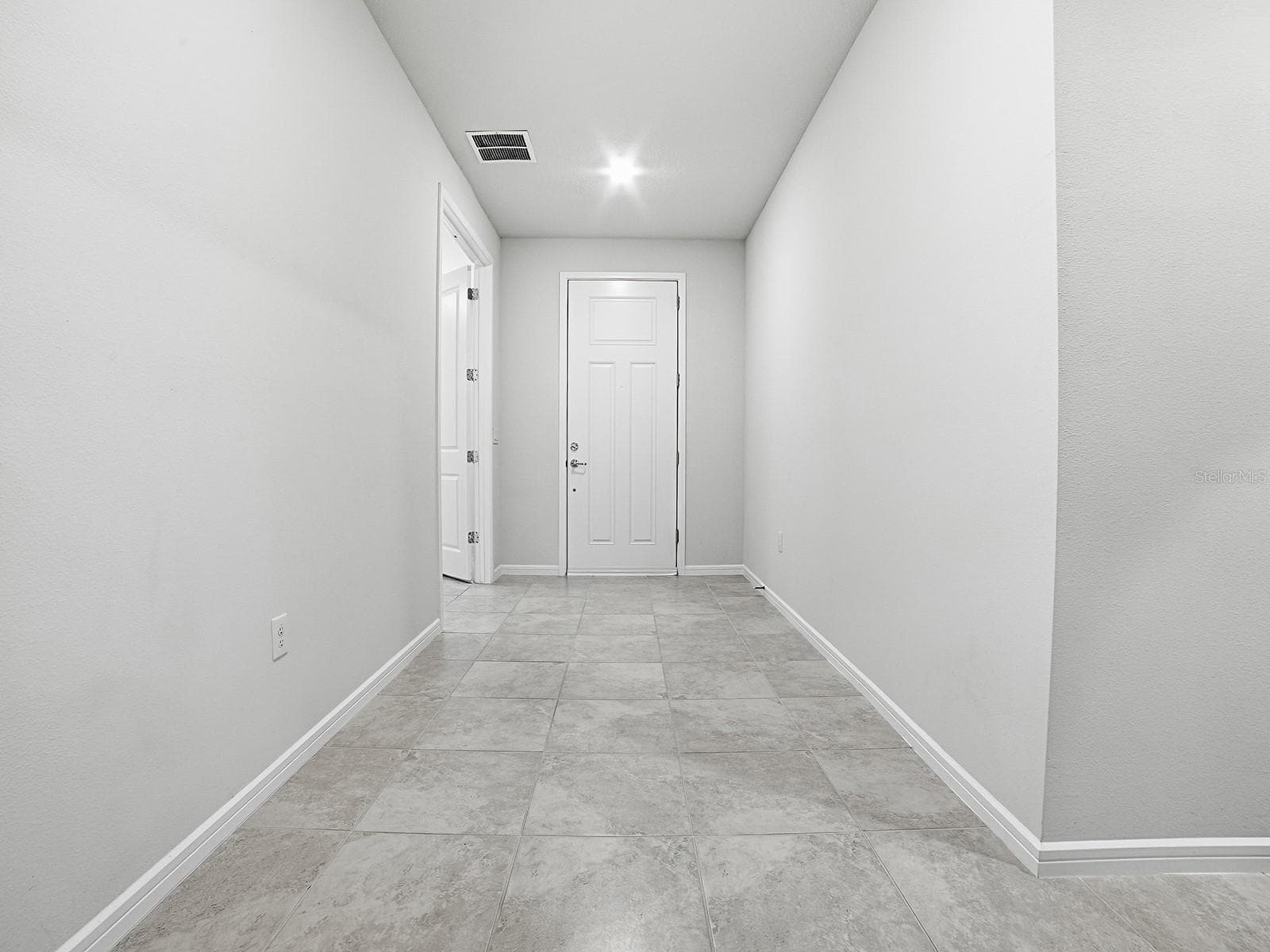 Single Family Residence at 7771 SYRACUSE DR, CLERMONT, photo 2 of 53