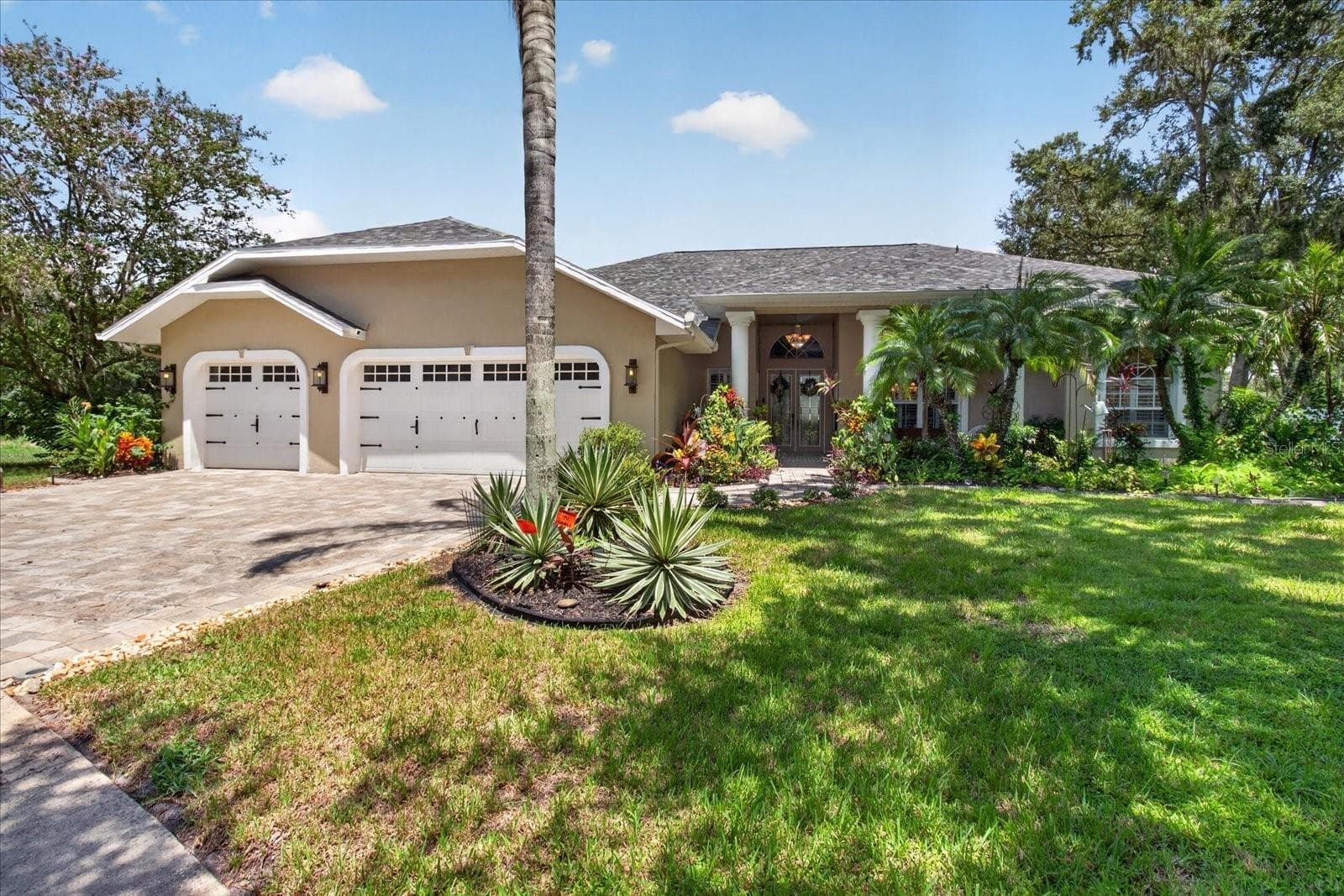 Single Family Residence at 8735 CRESCENT FOREST BLVD, NEW PORT RICHEY, photo 4 of 61