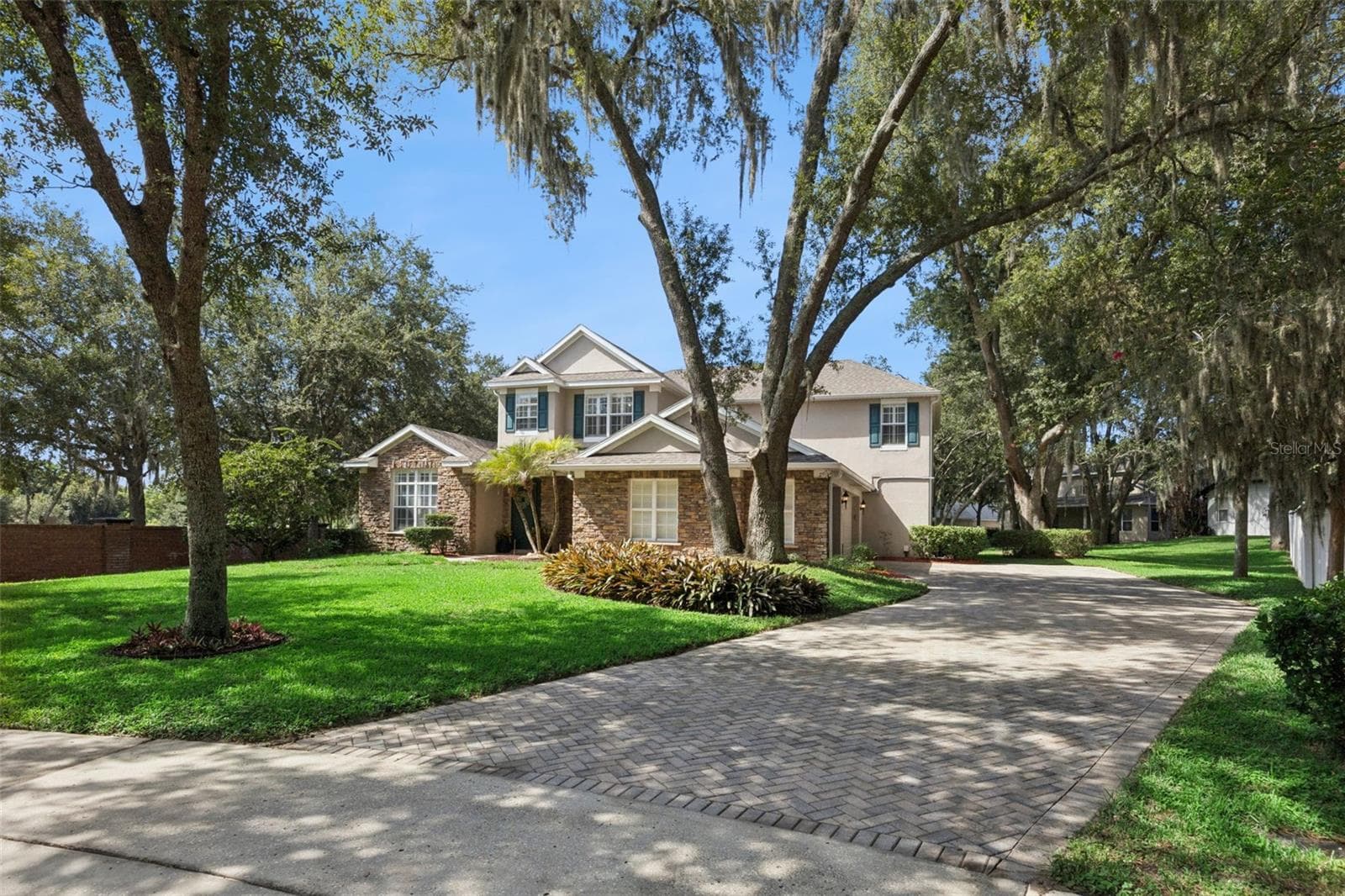 Single Family Residence at 32 CLEAR HARBOR CT, APOPKA, photo 2 of 57