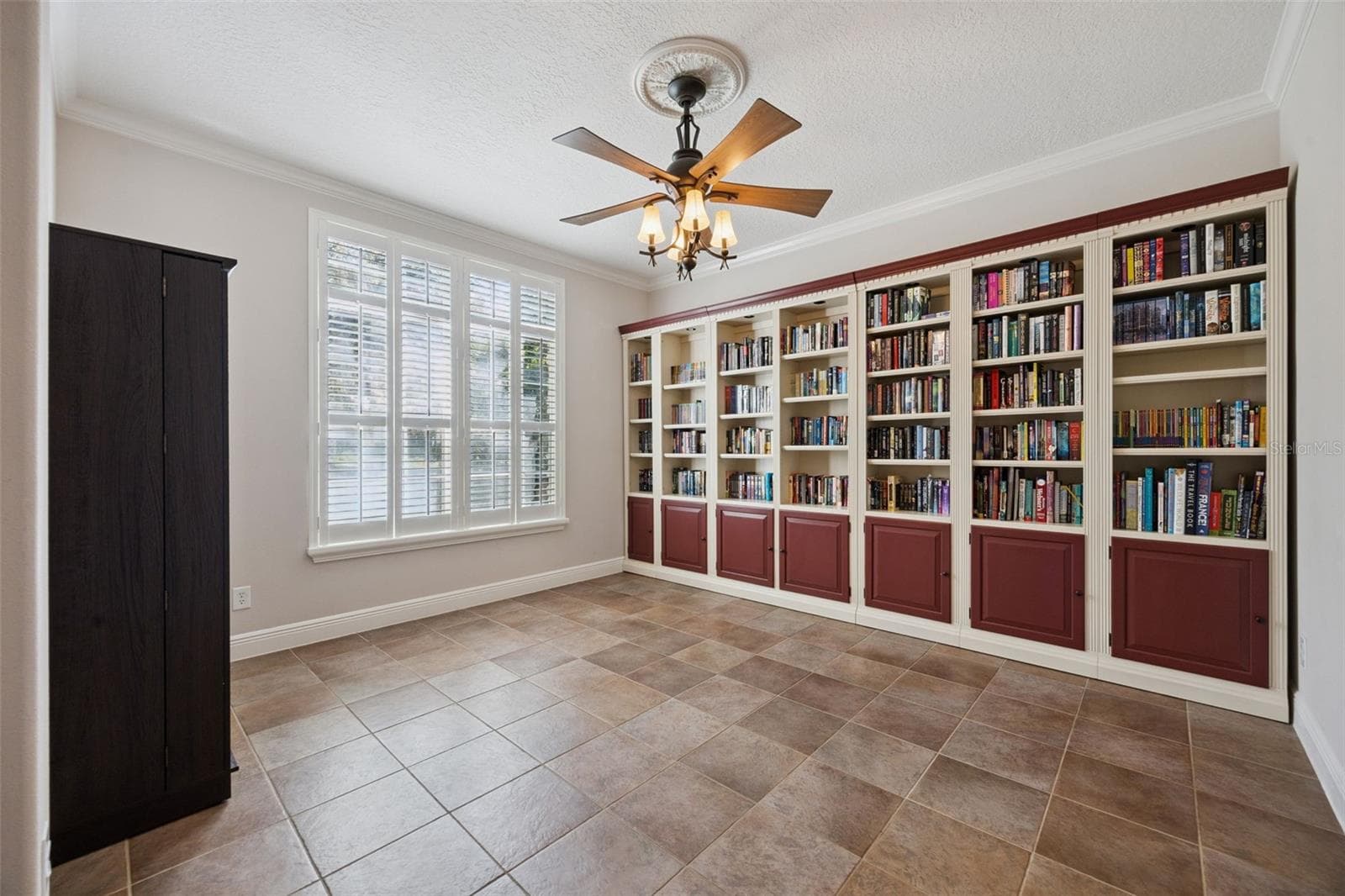 Single Family Residence at 32 CLEAR HARBOR CT, APOPKA, photo 7 of 57