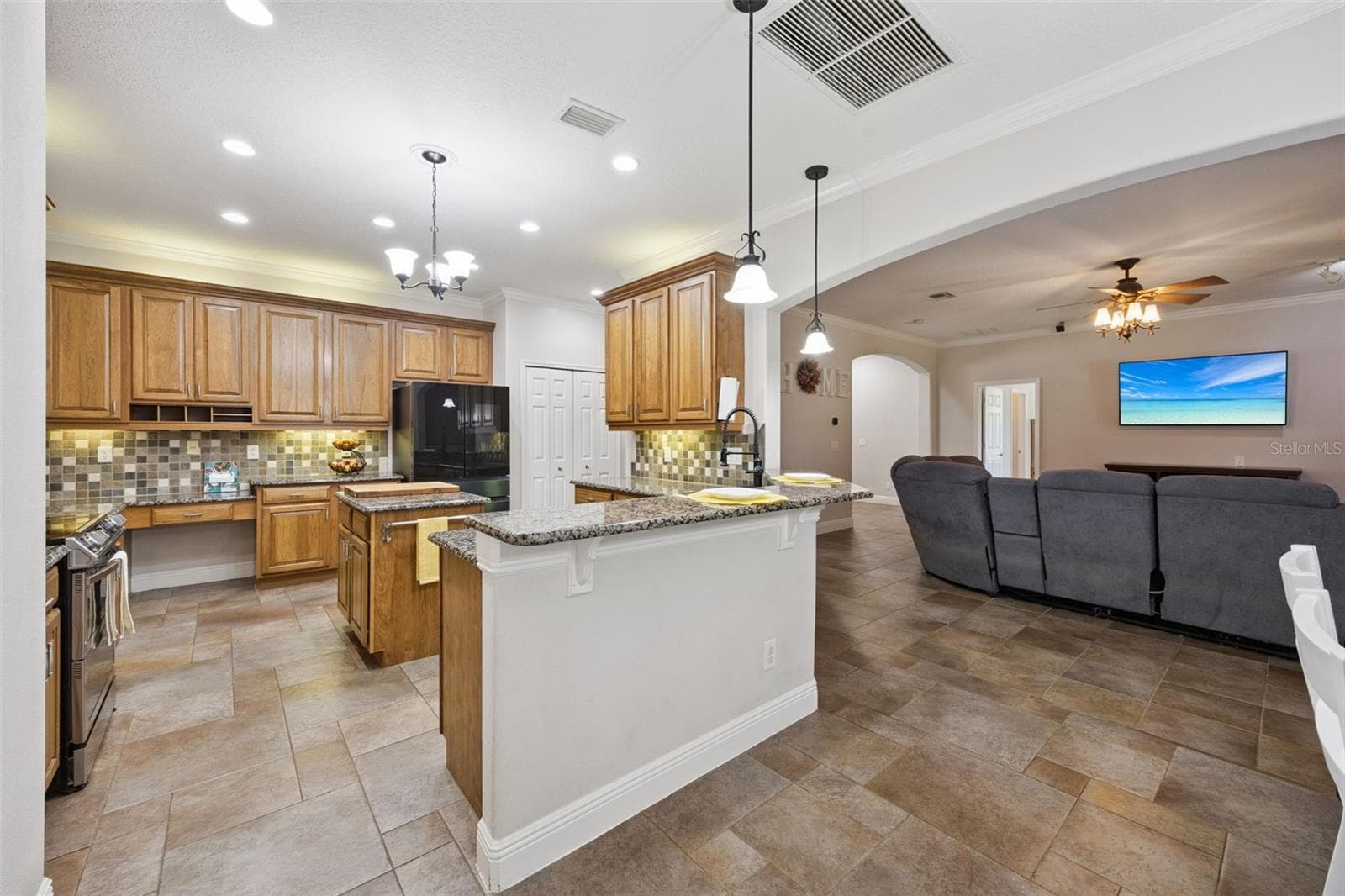Single Family Residence at 32 CLEAR HARBOR CT, APOPKA, photo 11 of 57