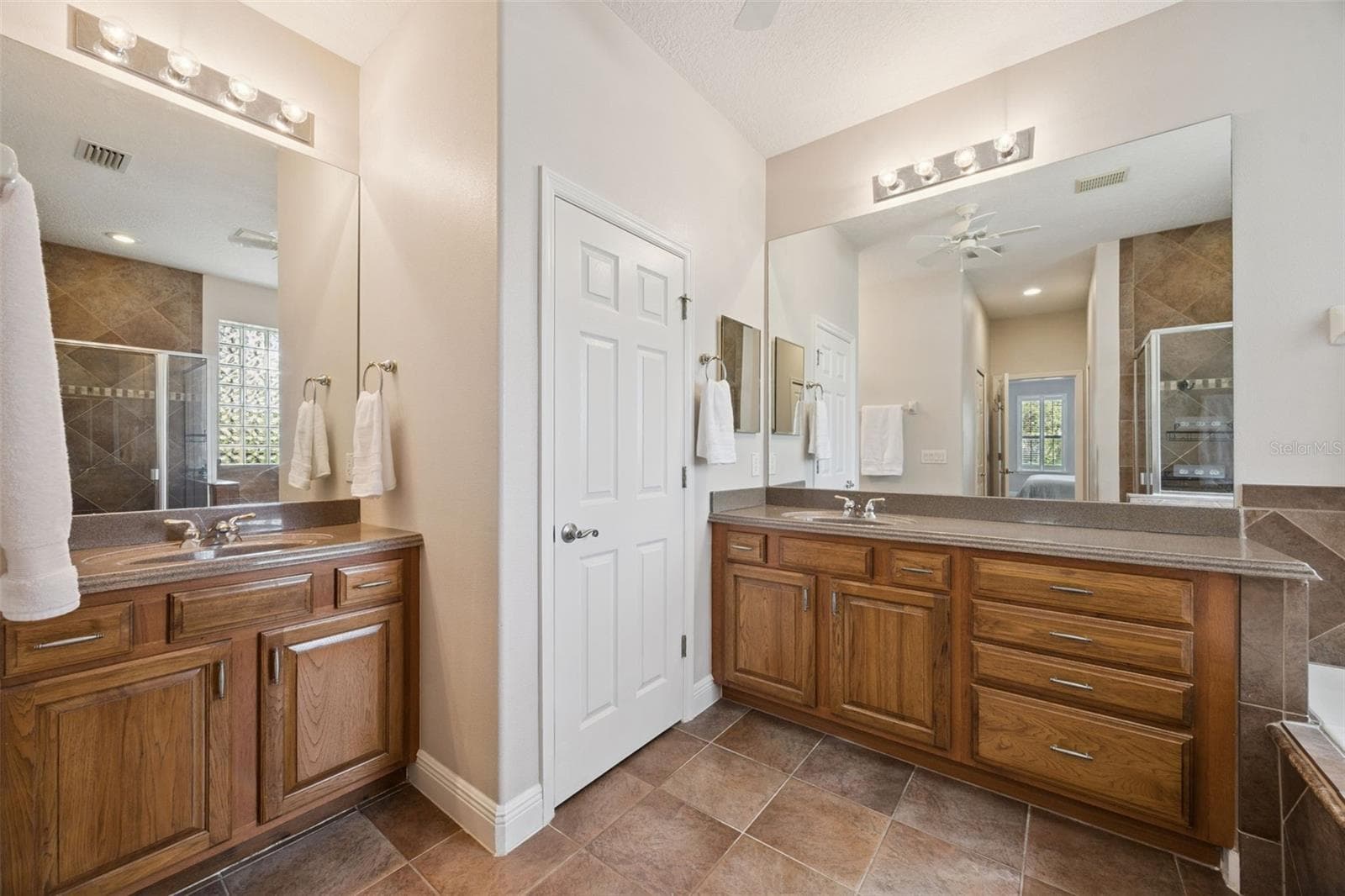 Single Family Residence at 32 CLEAR HARBOR CT, APOPKA, photo 25 of 57