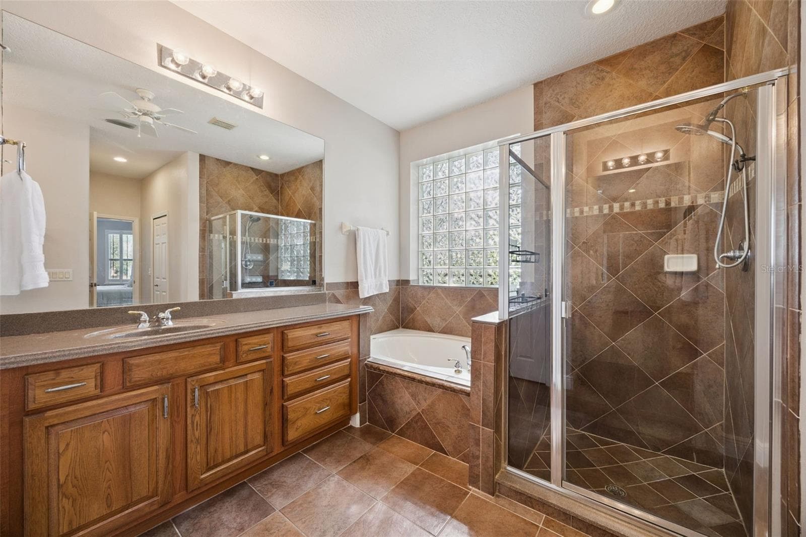 Single Family Residence at 32 CLEAR HARBOR CT, APOPKA, photo 26 of 57