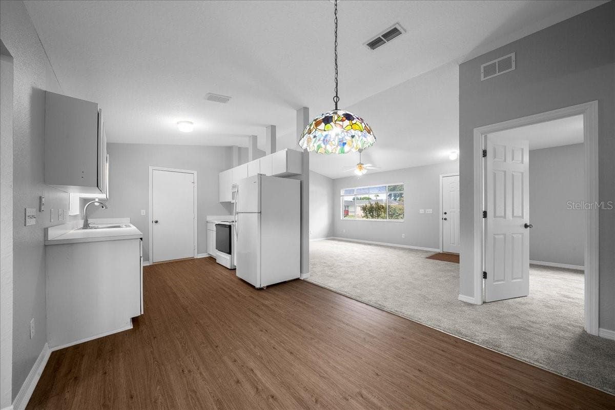 dining/kitchen - 9912 SW 61ST CT, OCALA