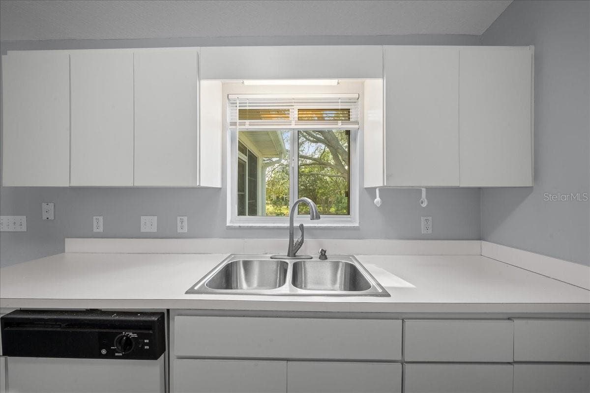 kitchen - 9912 SW 61ST CT, OCALA