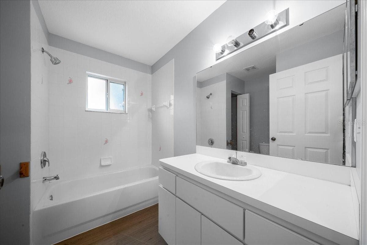 guest bath - 9912 SW 61ST CT, OCALA