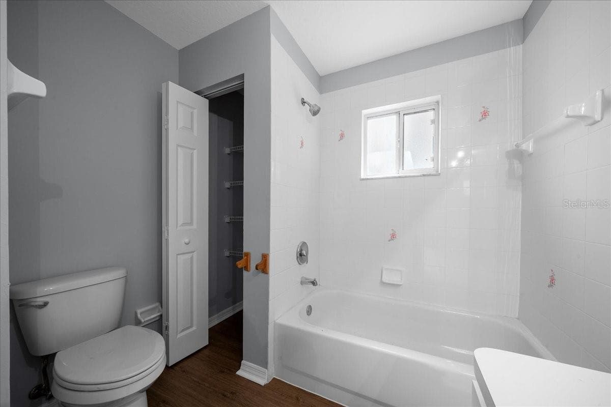 guest bath - 9912 SW 61ST CT, OCALA