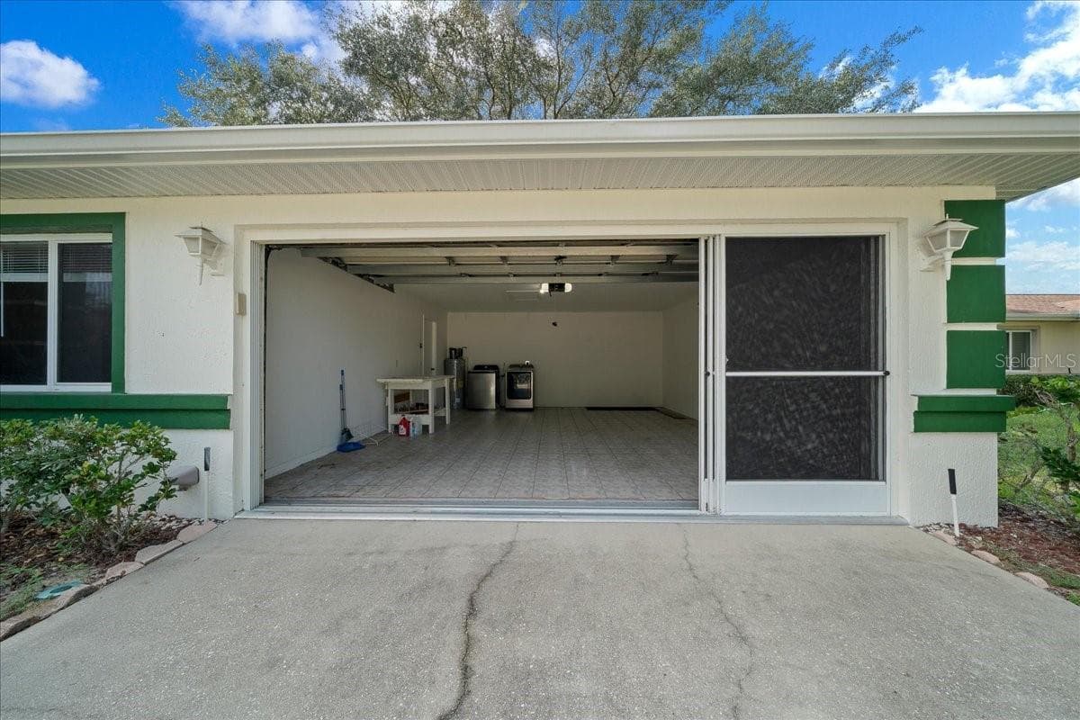 2 car garage - 9912 SW 61ST CT, OCALA