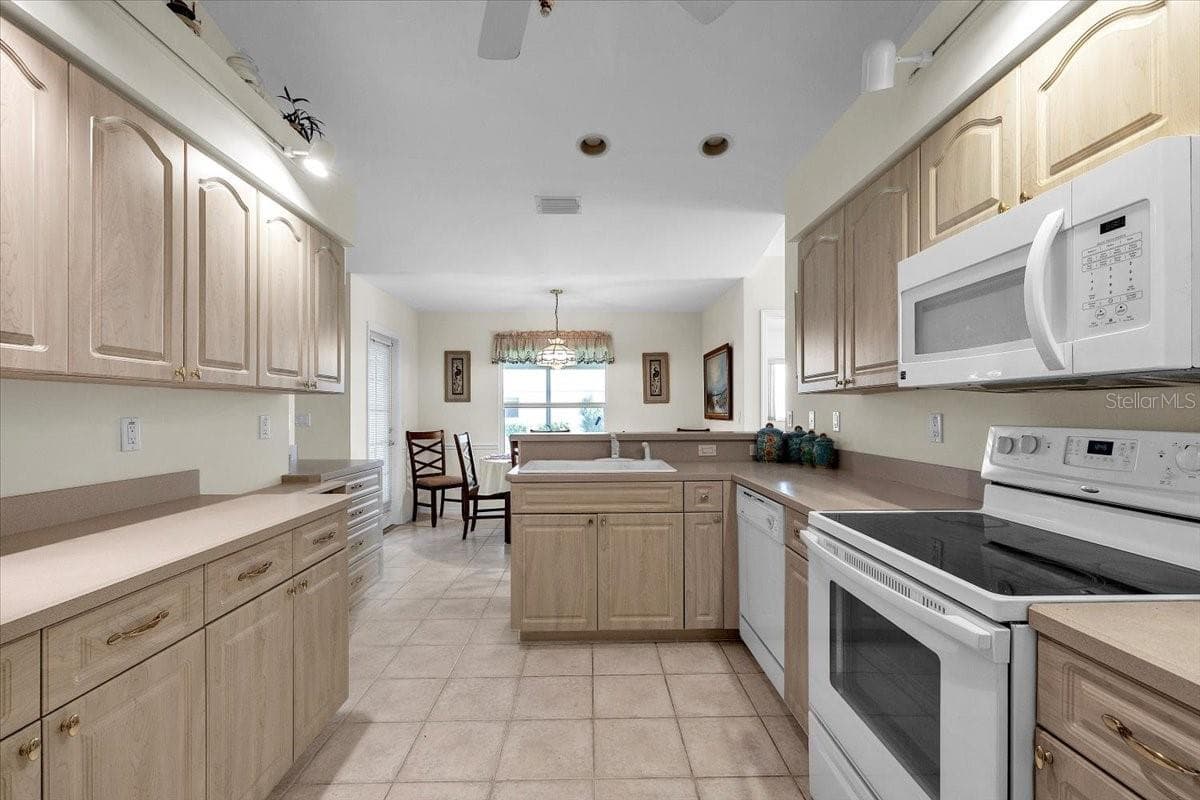 Single Family Residence at 3455 SABAL SPRINGS BLVD, NORTH FORT MYERS, photo 20 of 88