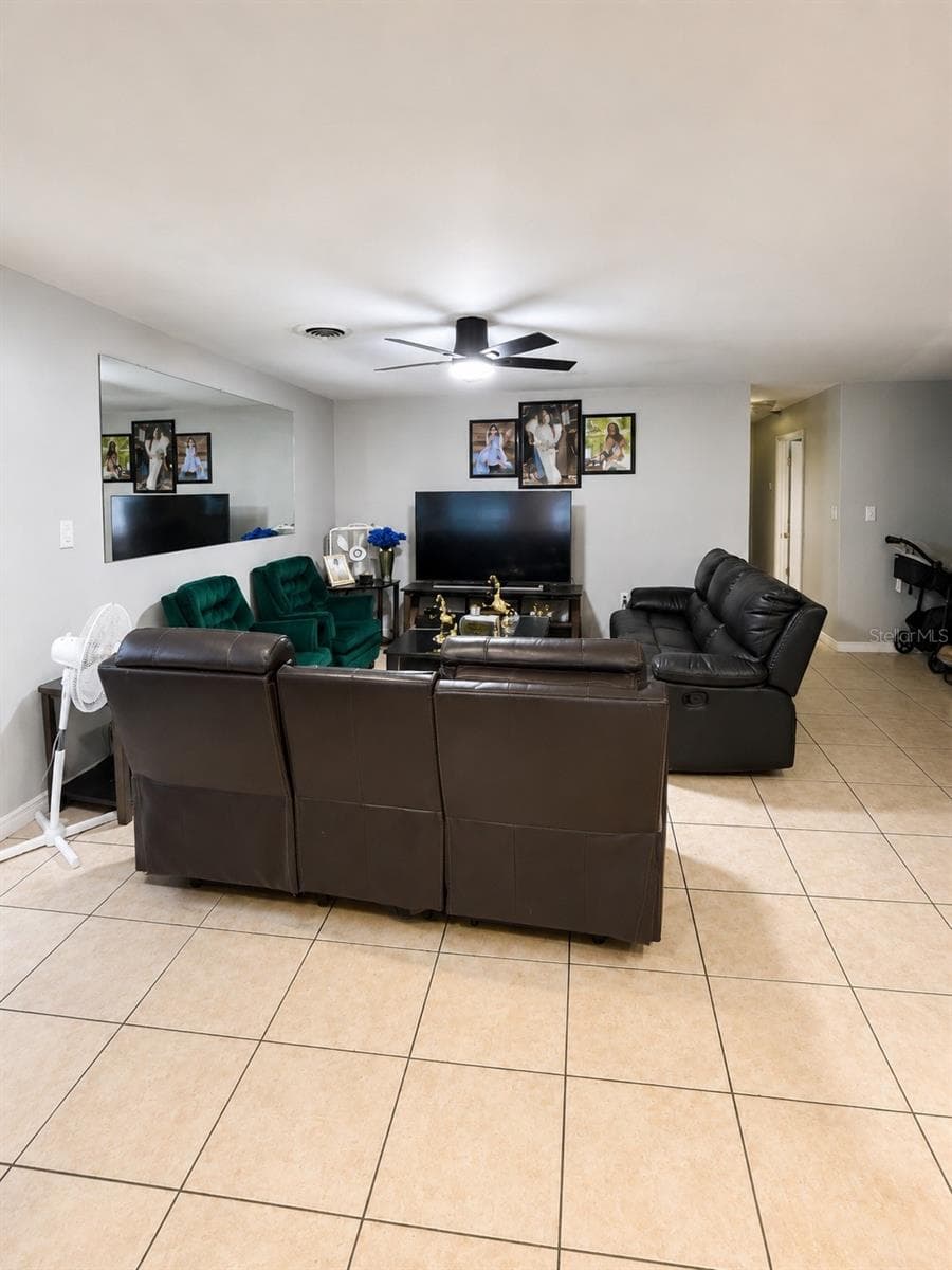 Single Family Residence at 811 HILLSIDE AVE, LAKE WALES, photo 3 of 13